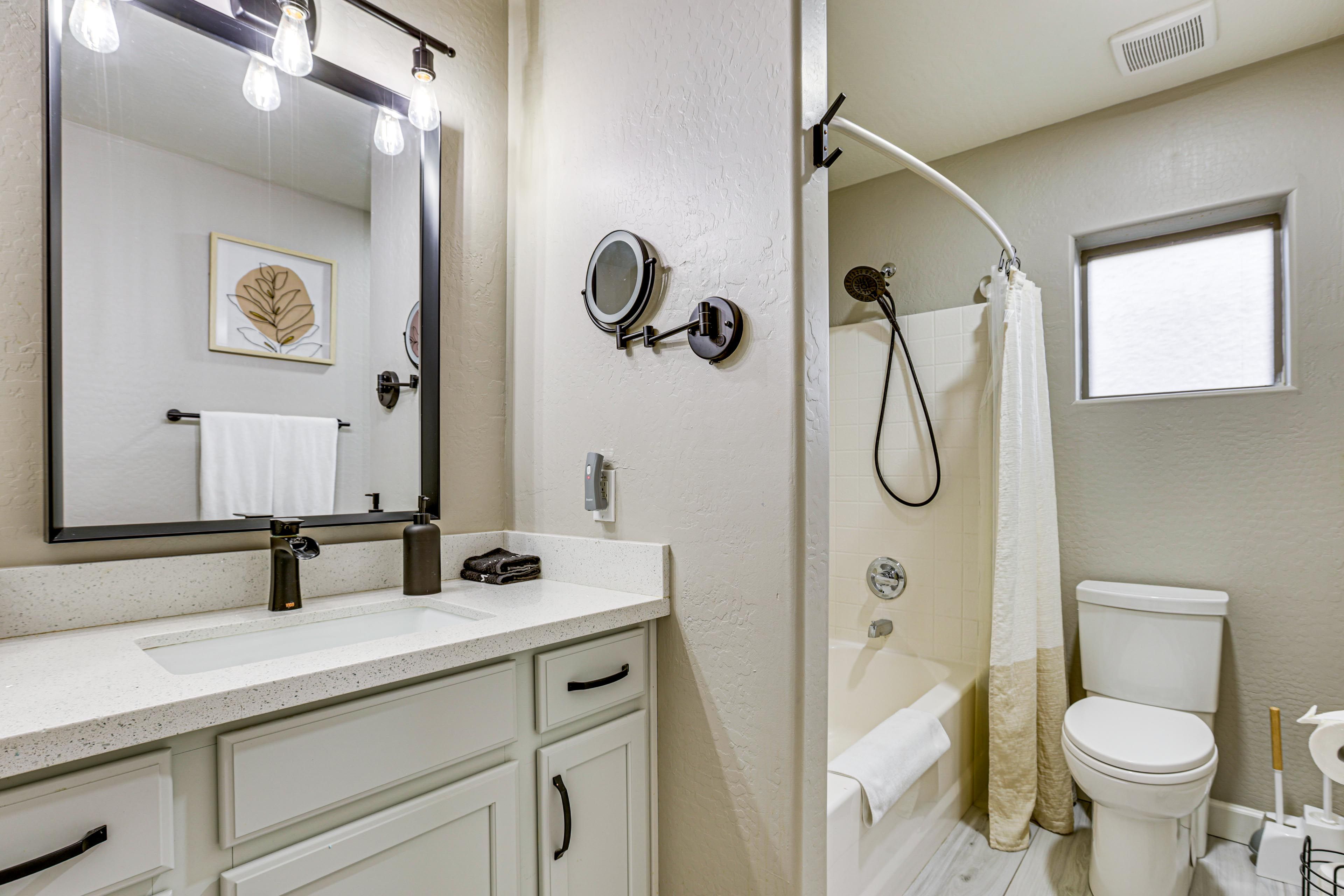 Full Bathroom | Linens & Towels