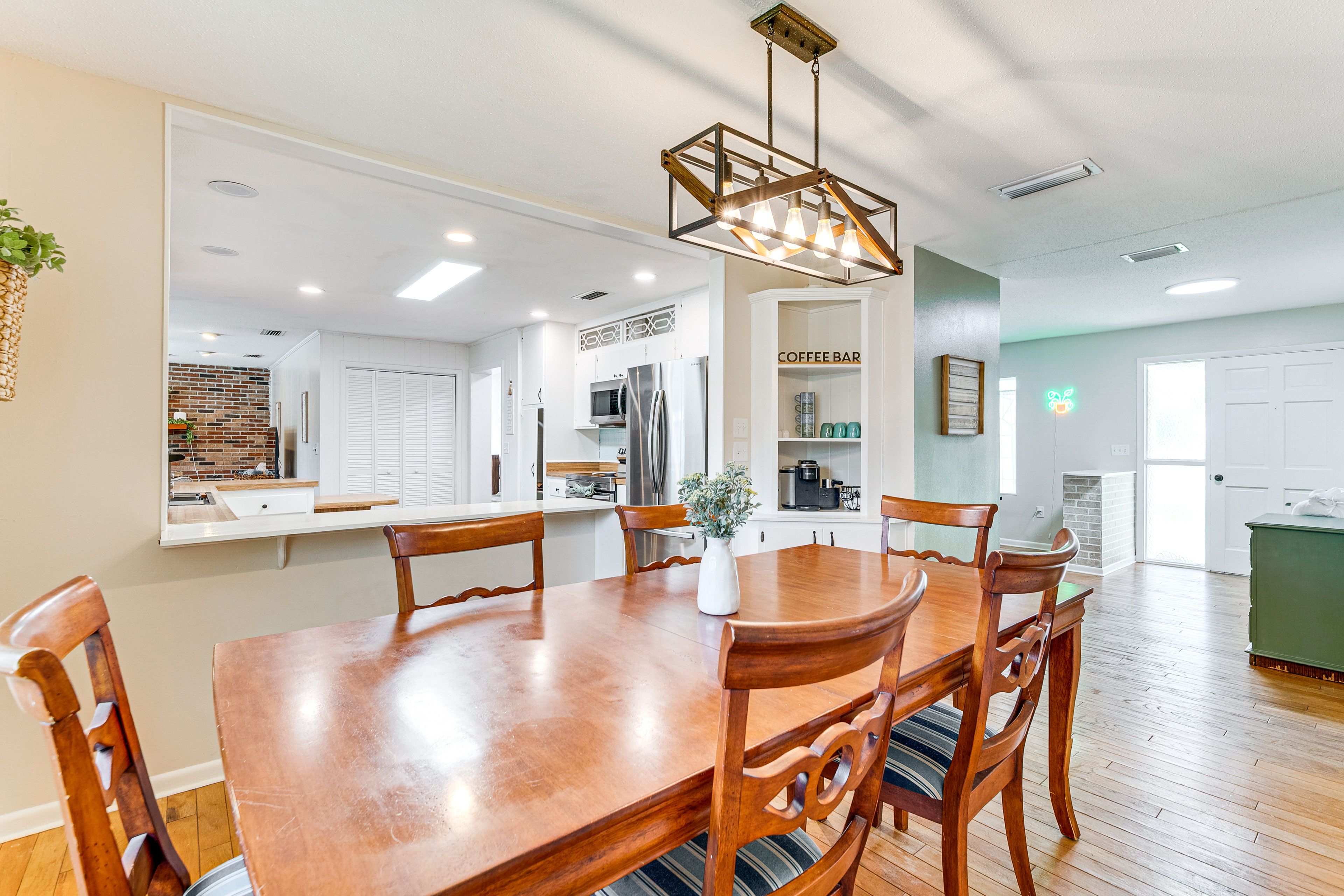 Dining Area | Dishware/Flatware