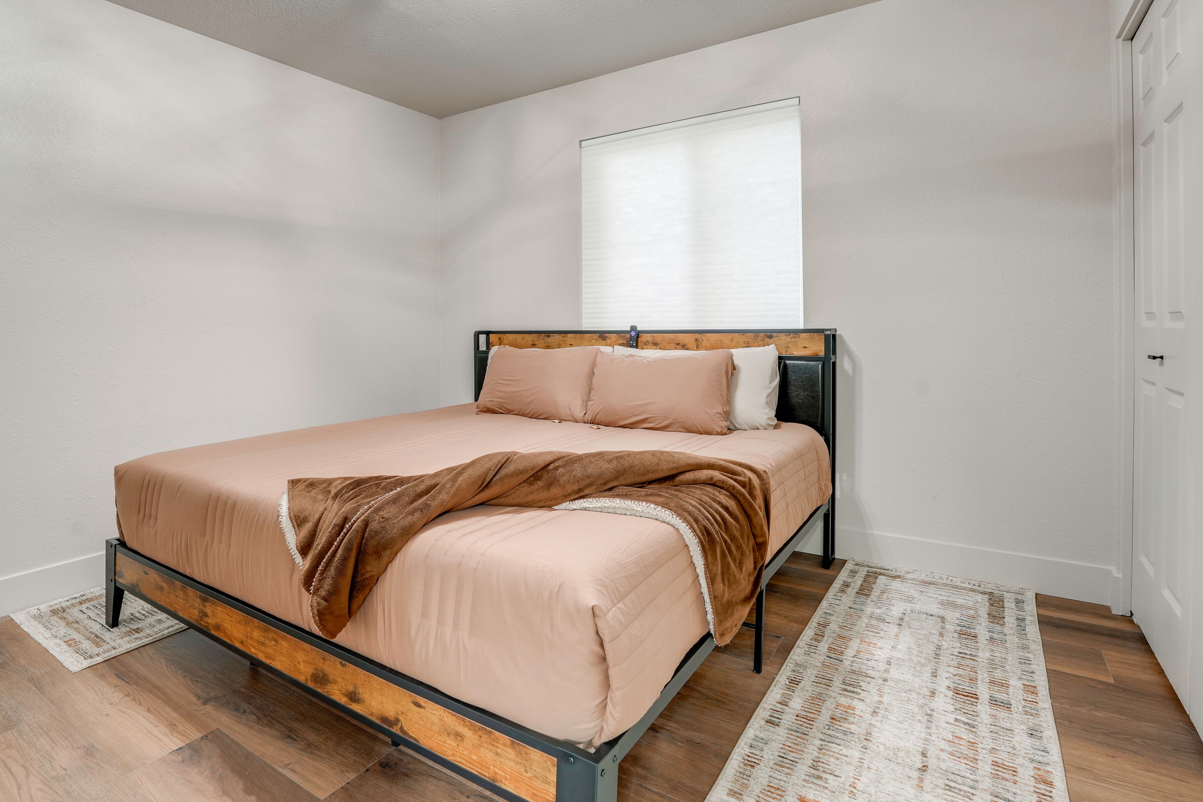 Bedroom 2 | King Bed