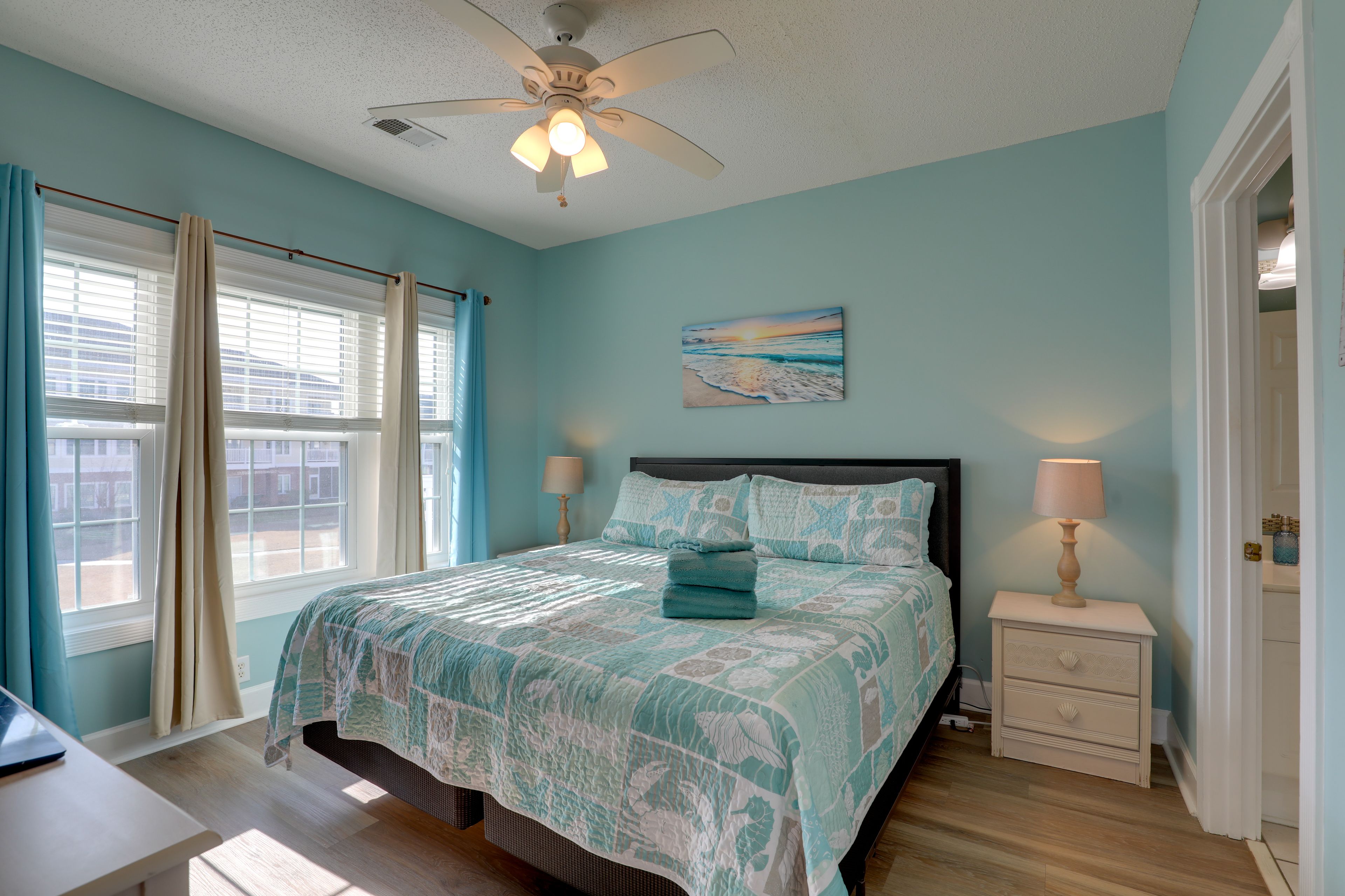 Bedroom 1 | King Bed