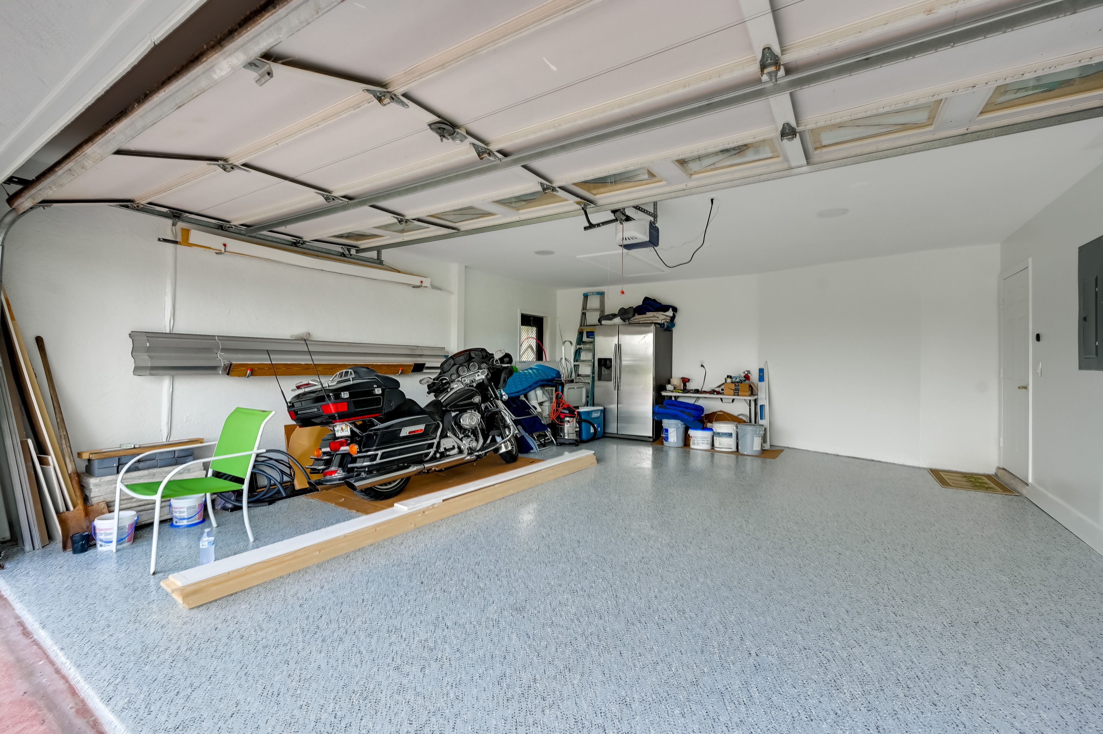 Garage & Driveway Parking | 5 Vehicles