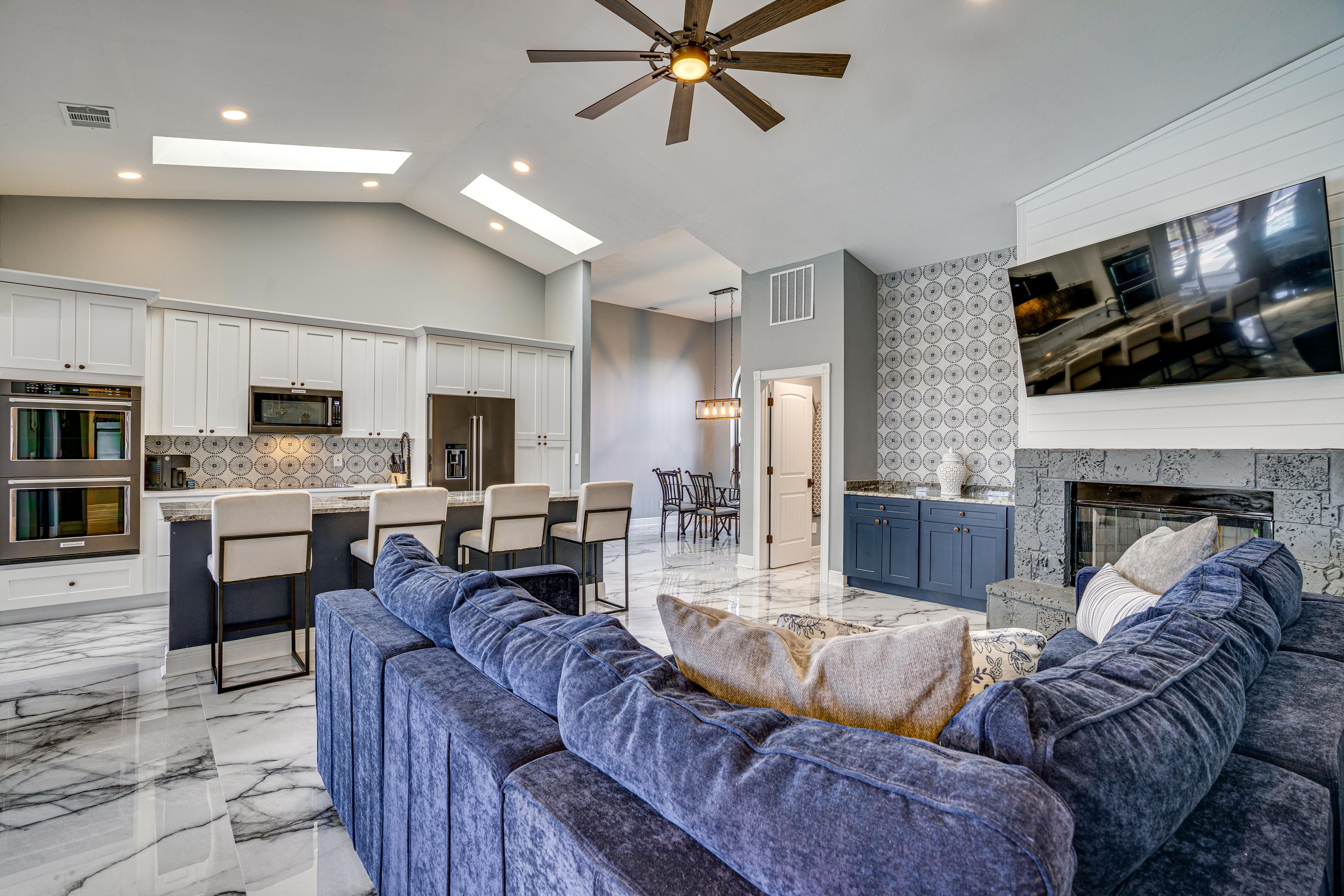 Interior | Open Floor Plan | Free WiFi