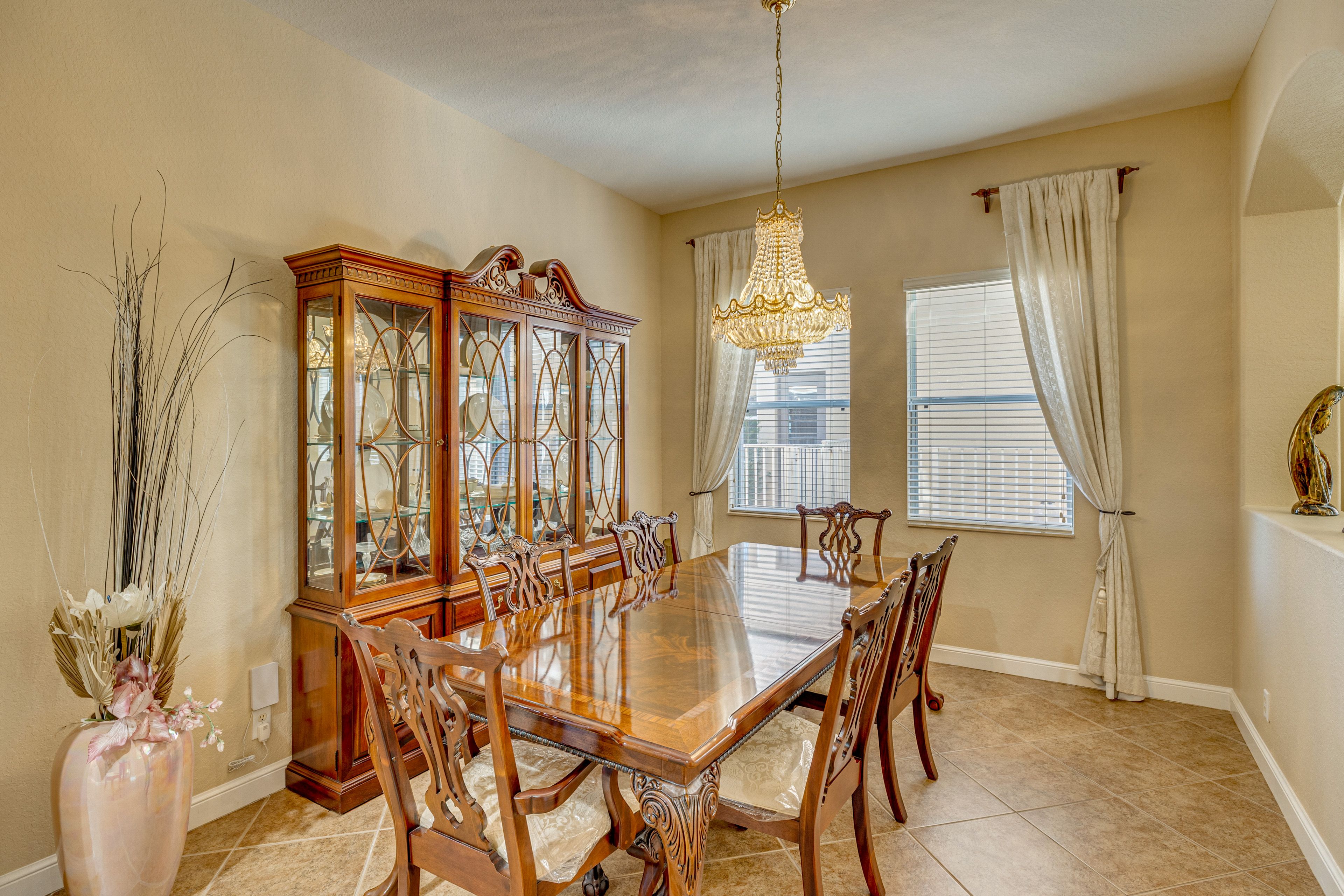 Formal Dining Room | 1st Floor