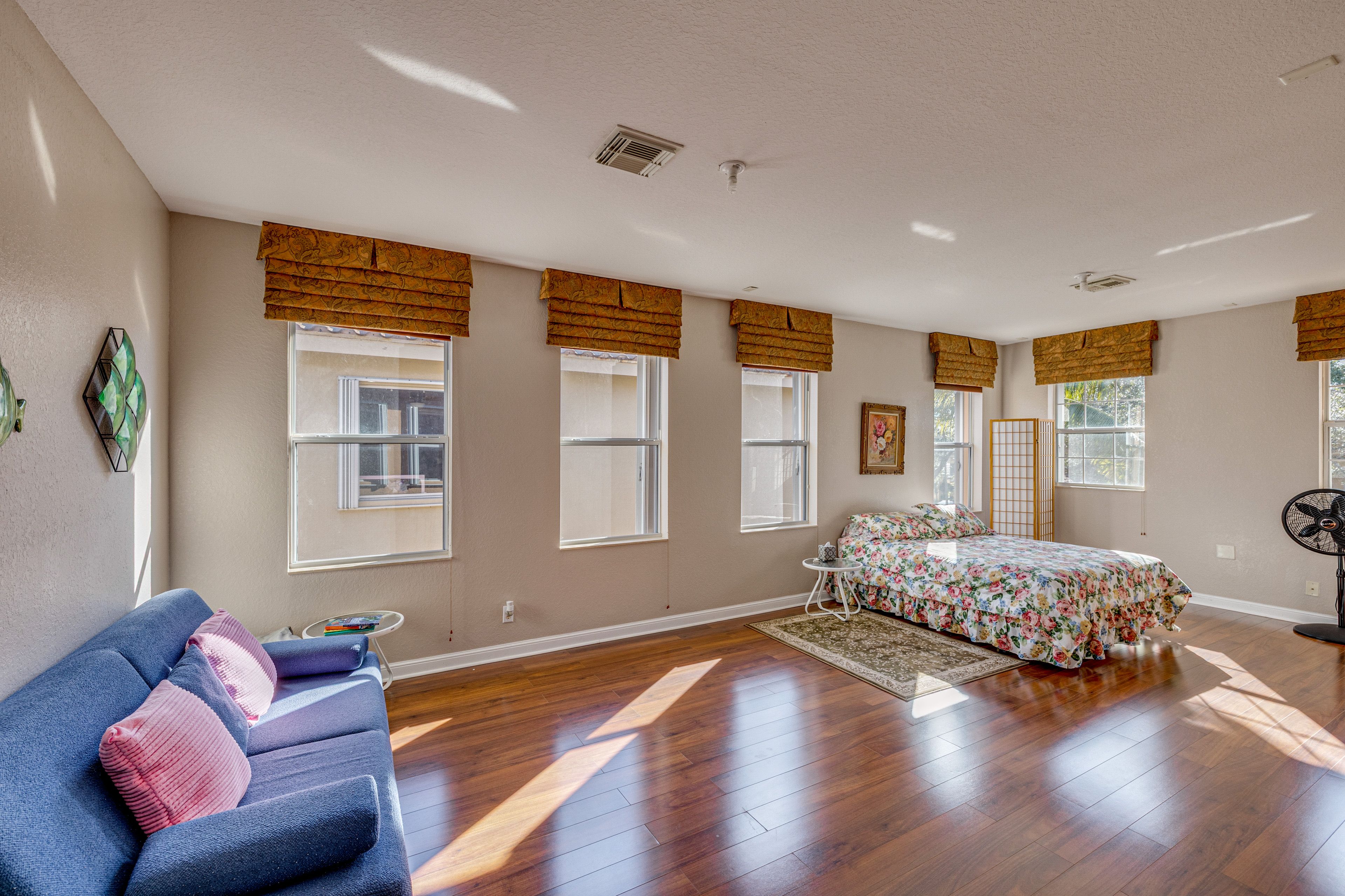 Loft | Full Bed | 2nd Floor