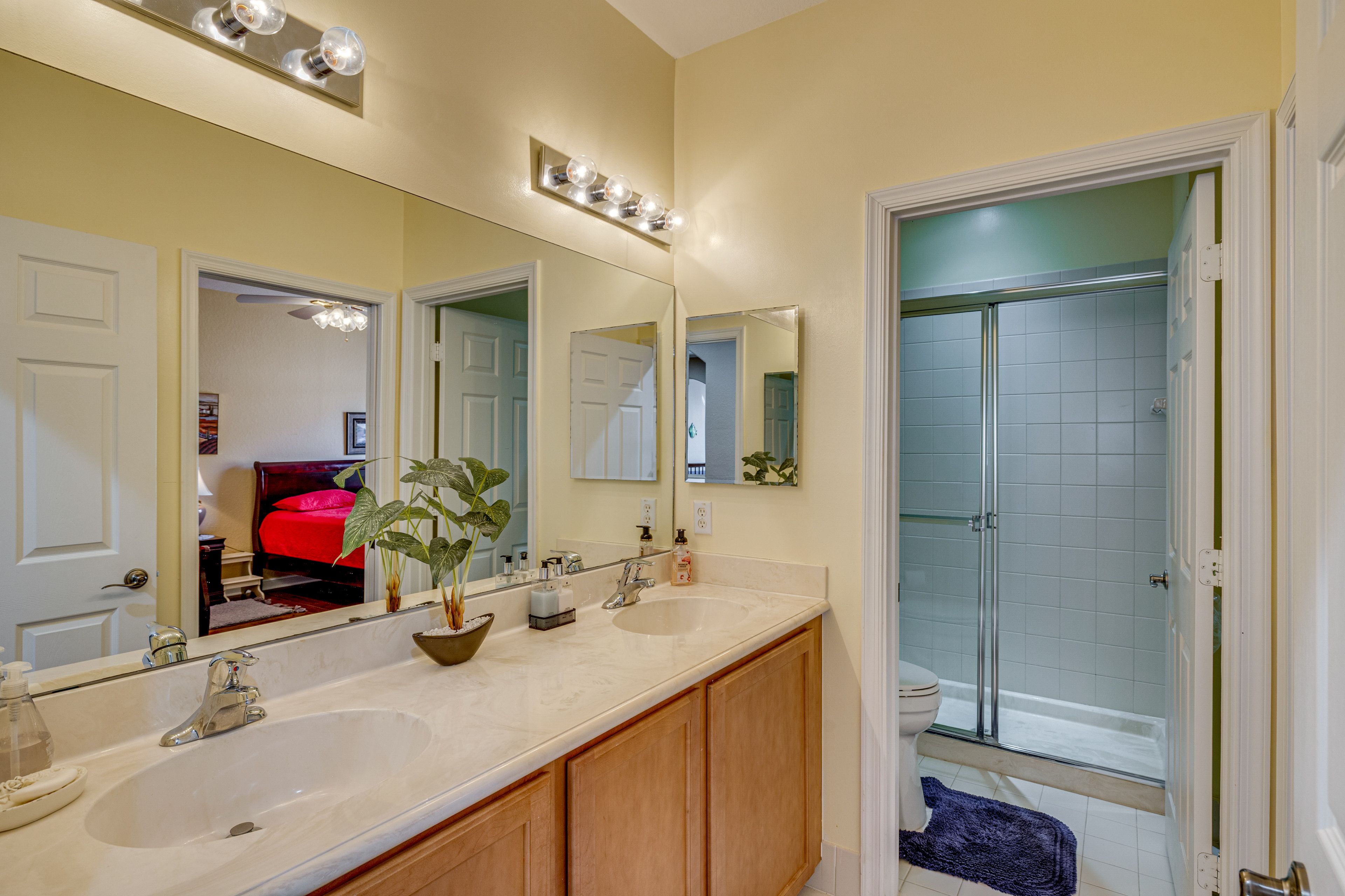 En-Suite Bathroom | 2nd Floor