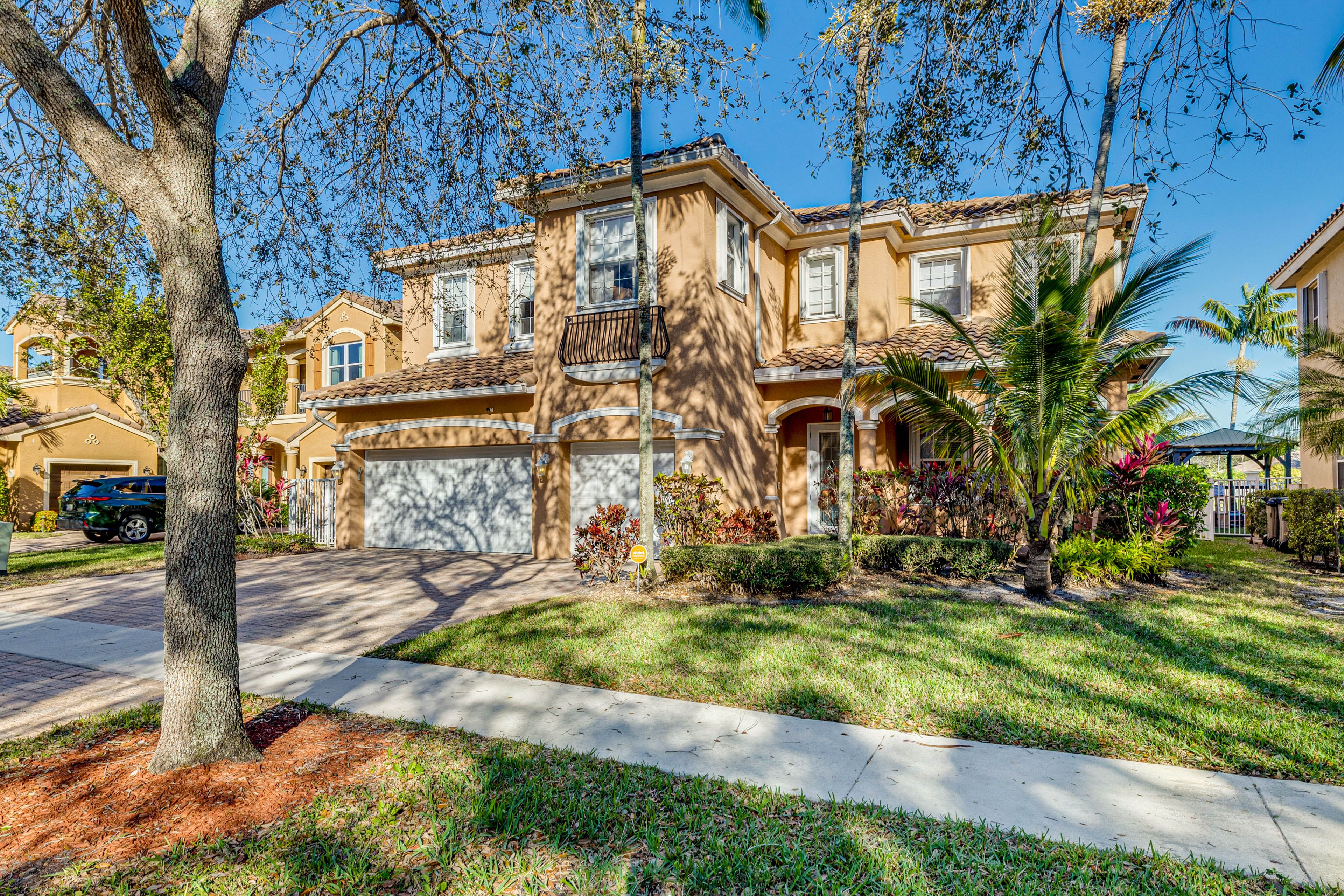 Driveway Parking | 4 Vehicles