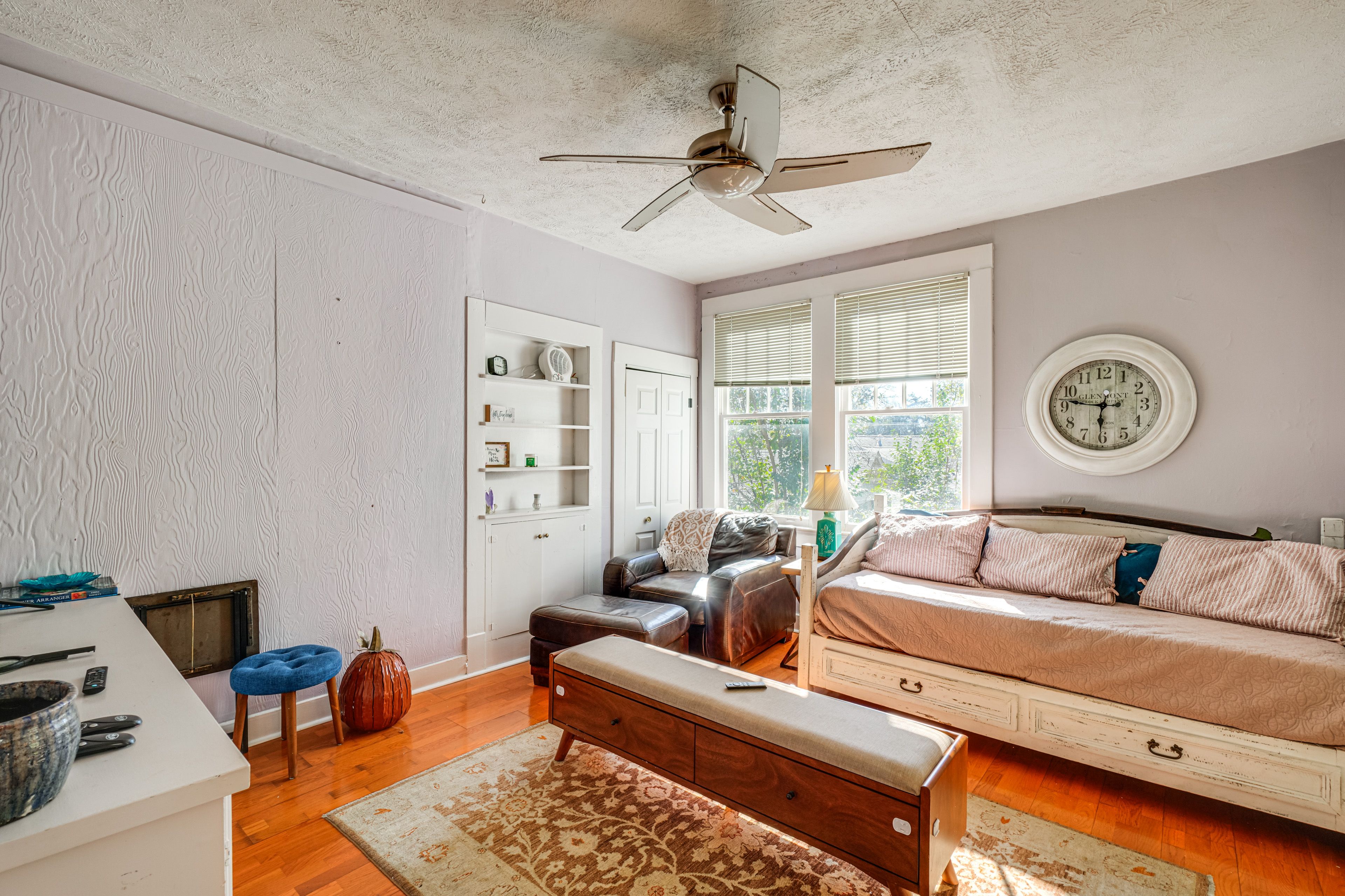 Den | Twin Daybed | 1st Floor