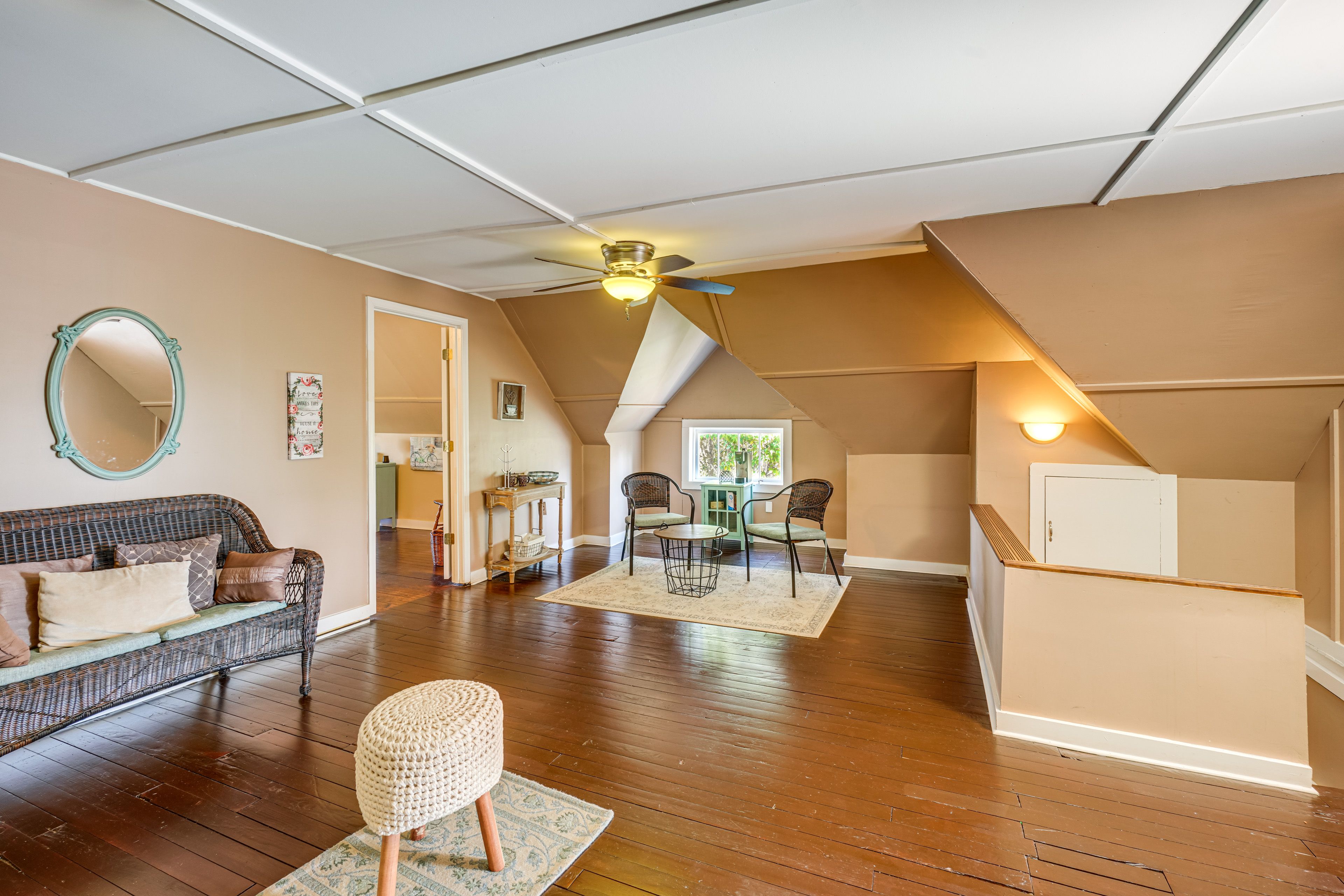 Upper Living Area | 2nd Floor