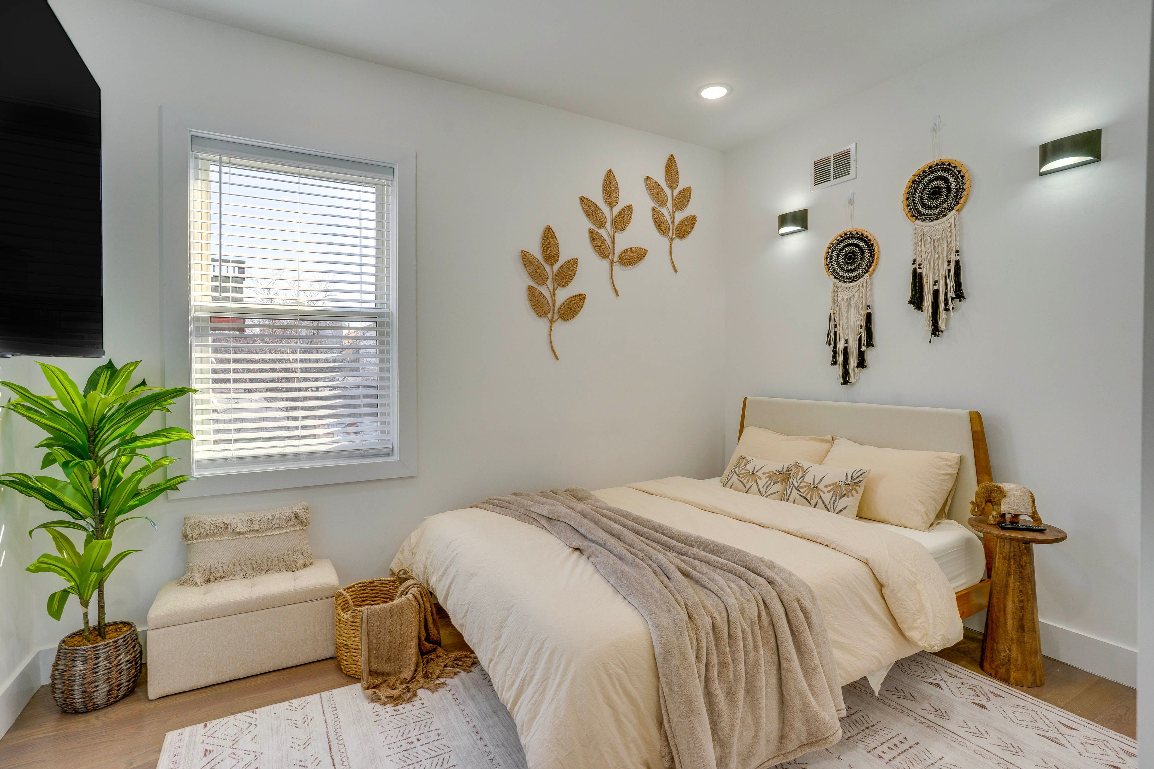 Bedroom 1 | Queen Bed | 2nd Level