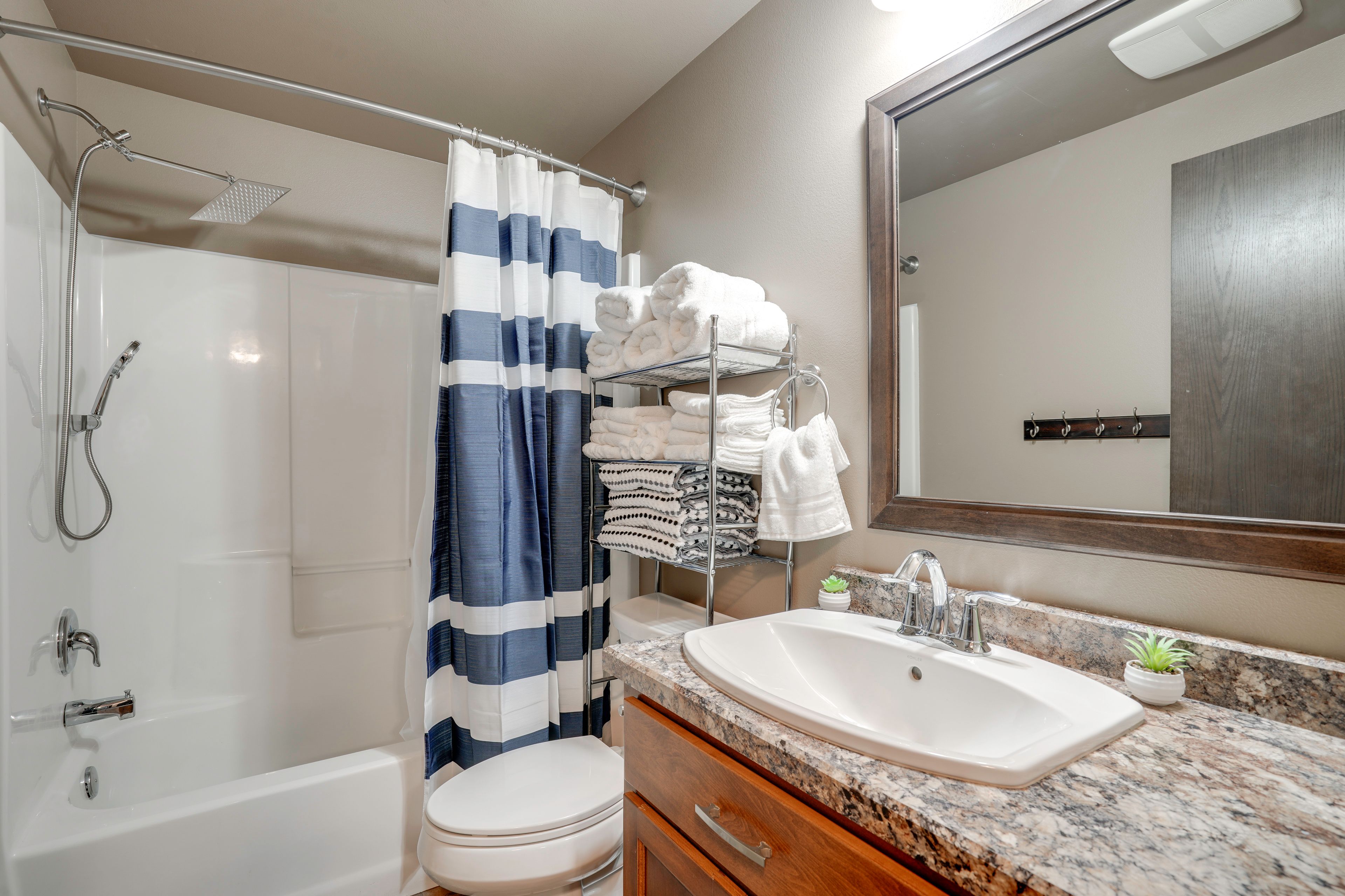 Full Bathroom | Lower Level