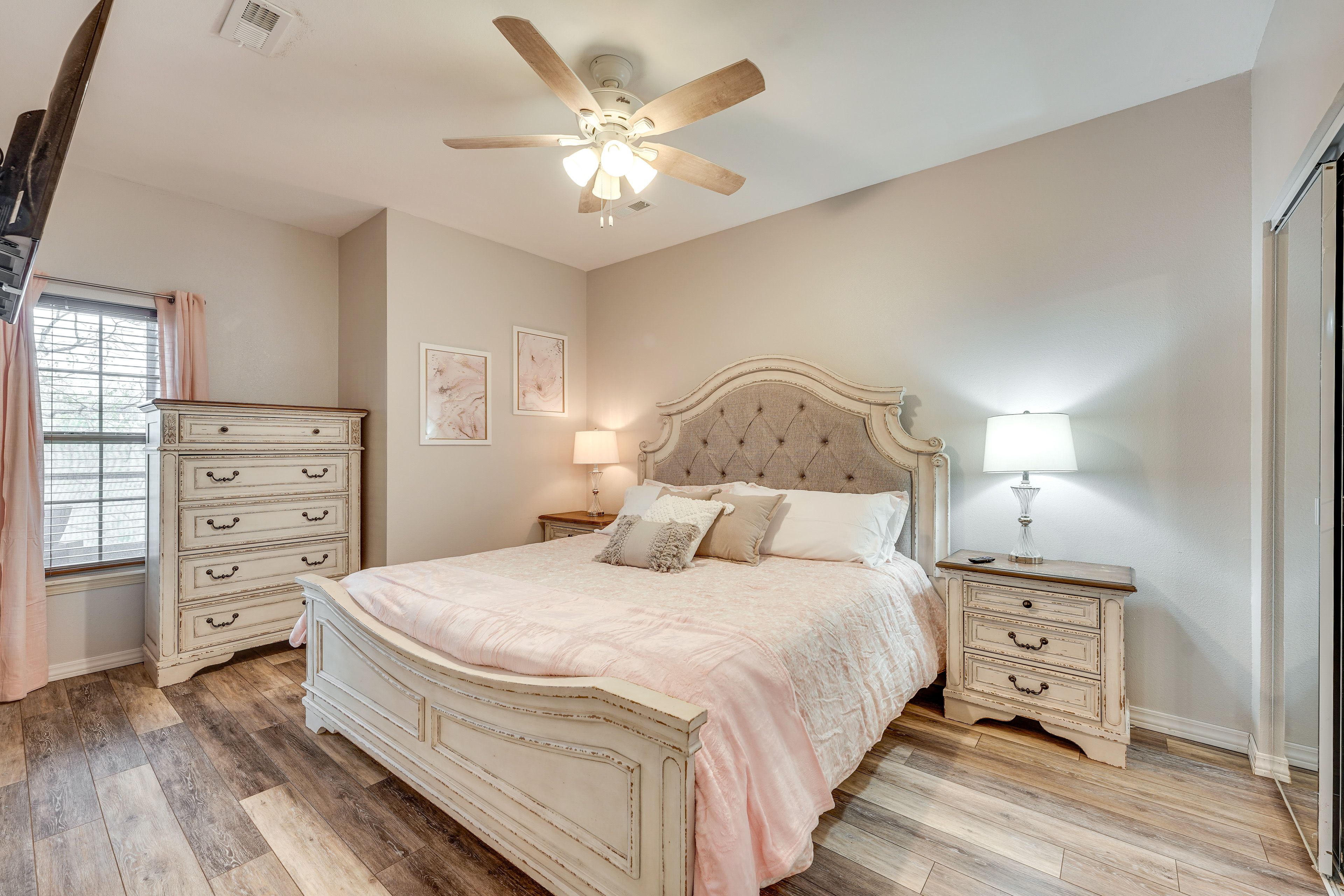 Bedroom 2 | King Bed