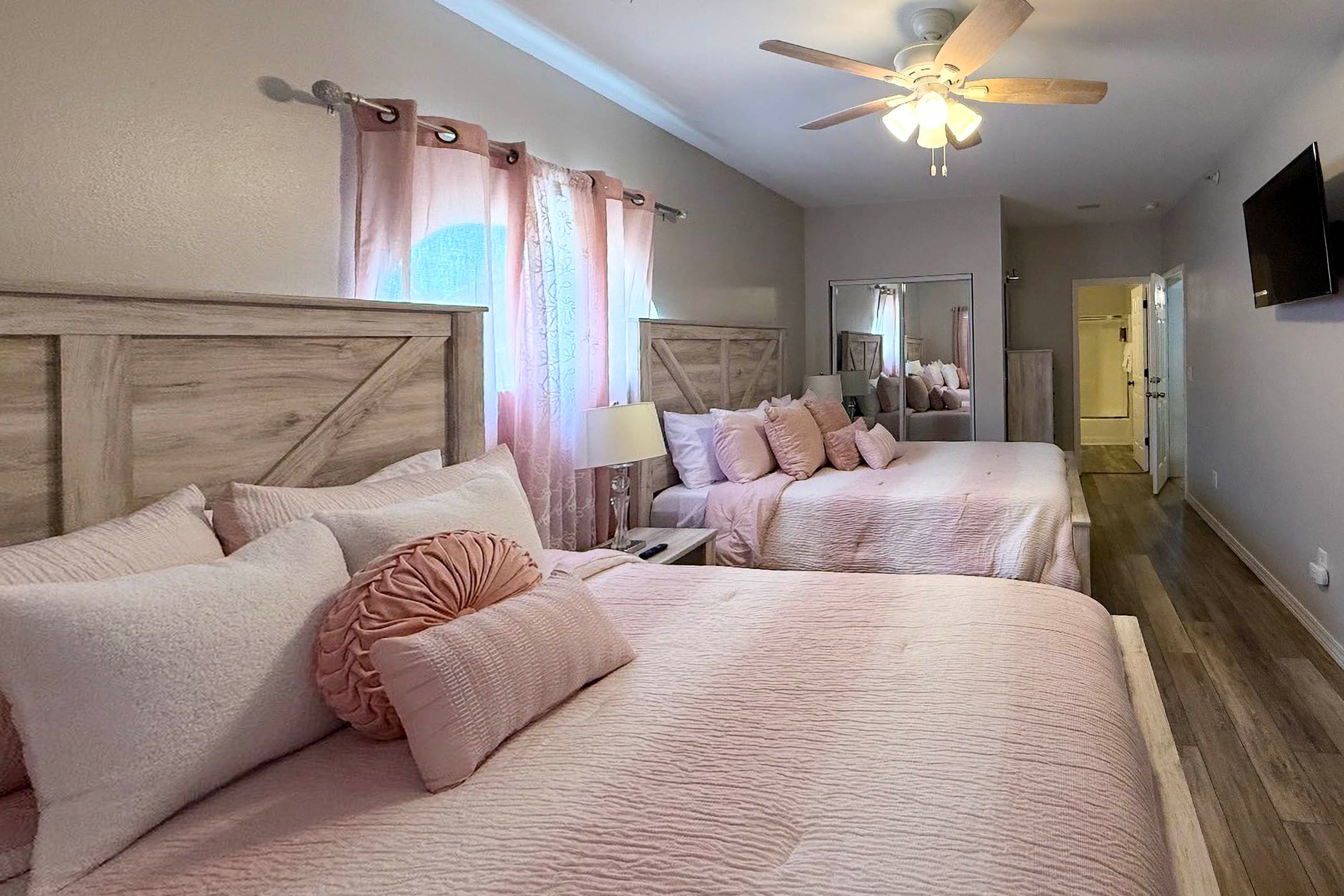Bedroom 3 | 2 Queen Beds