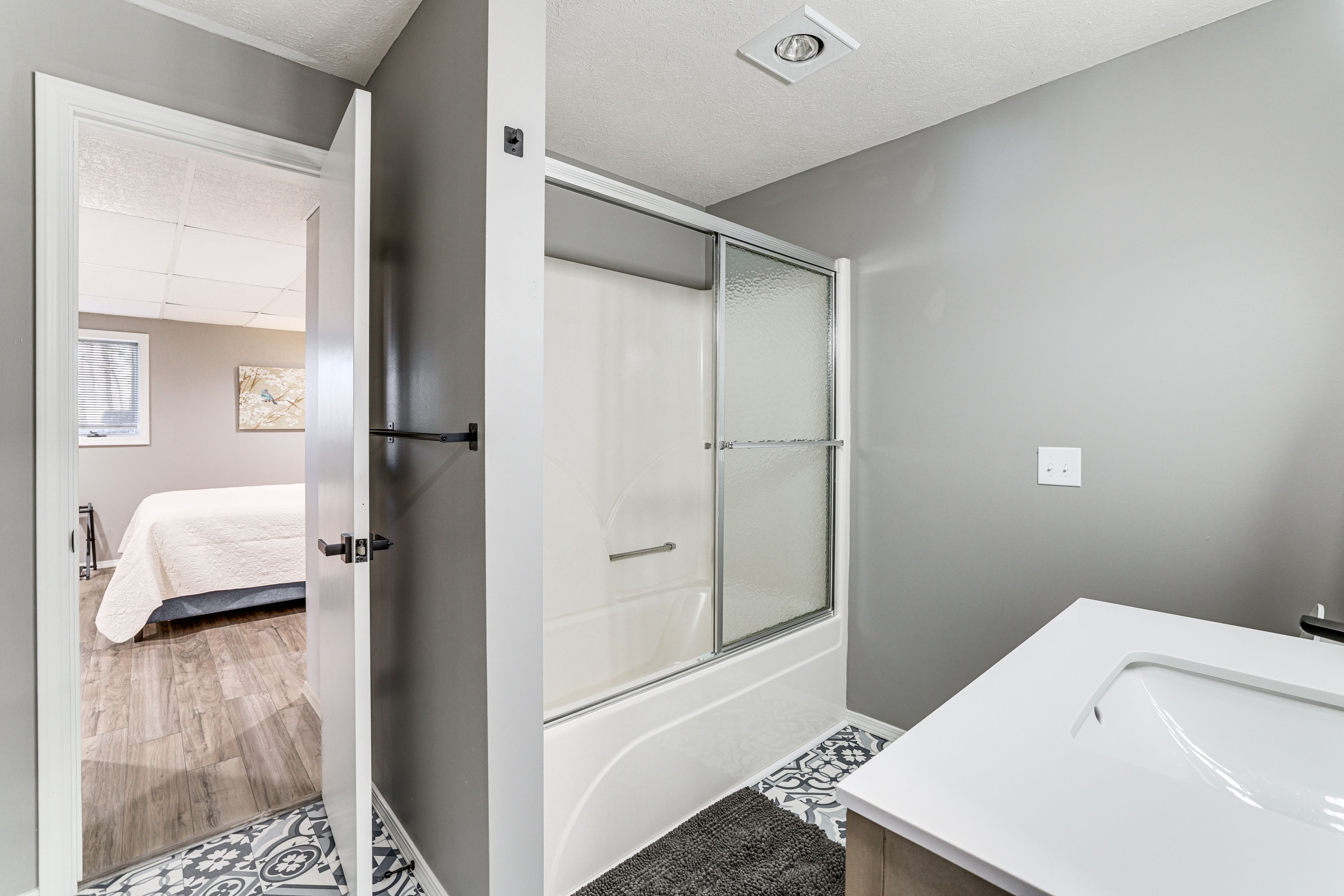 En-Suite Bathroom | Lower Level | Complimentary Toiletries