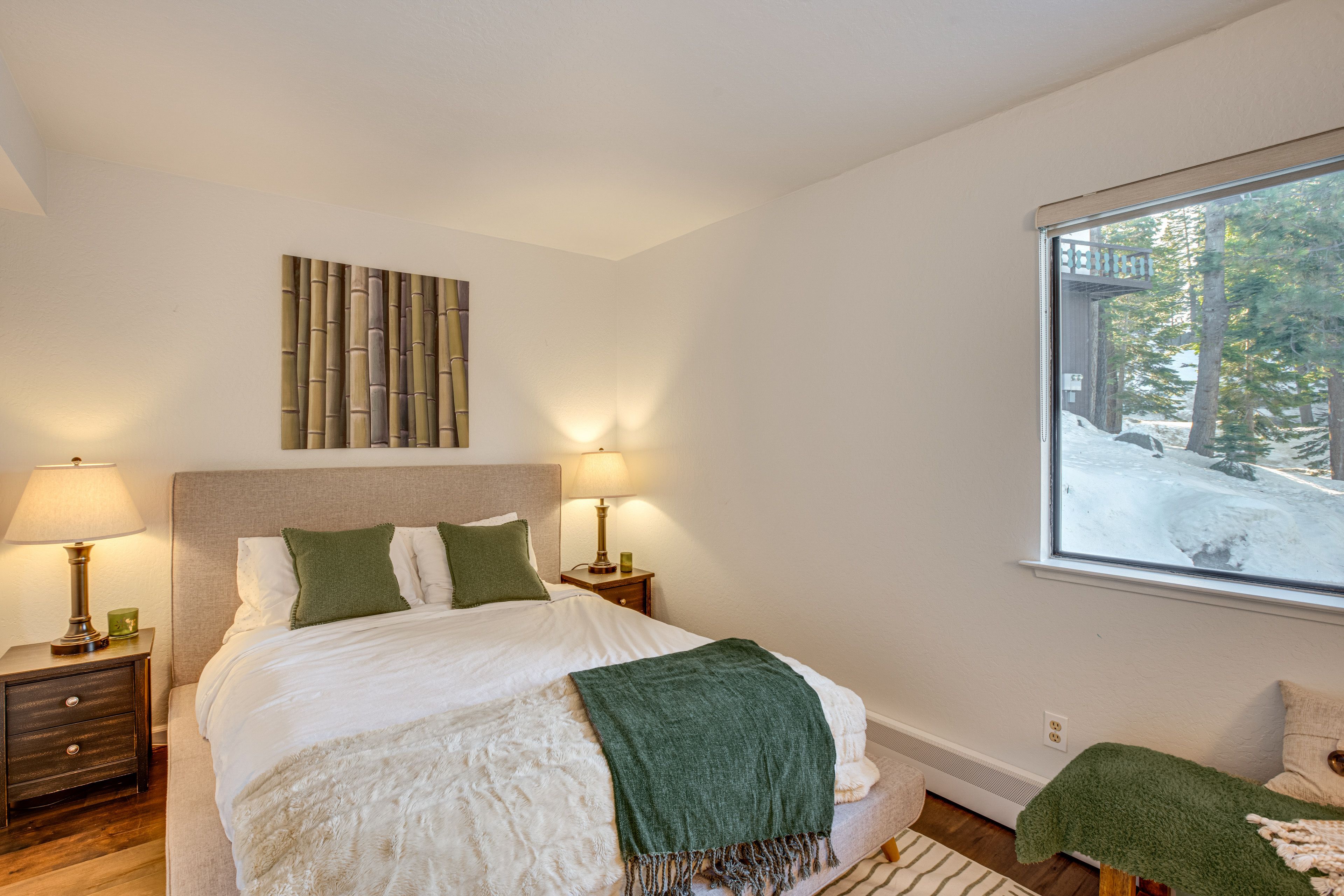 Bedroom 3 | Queen Bed