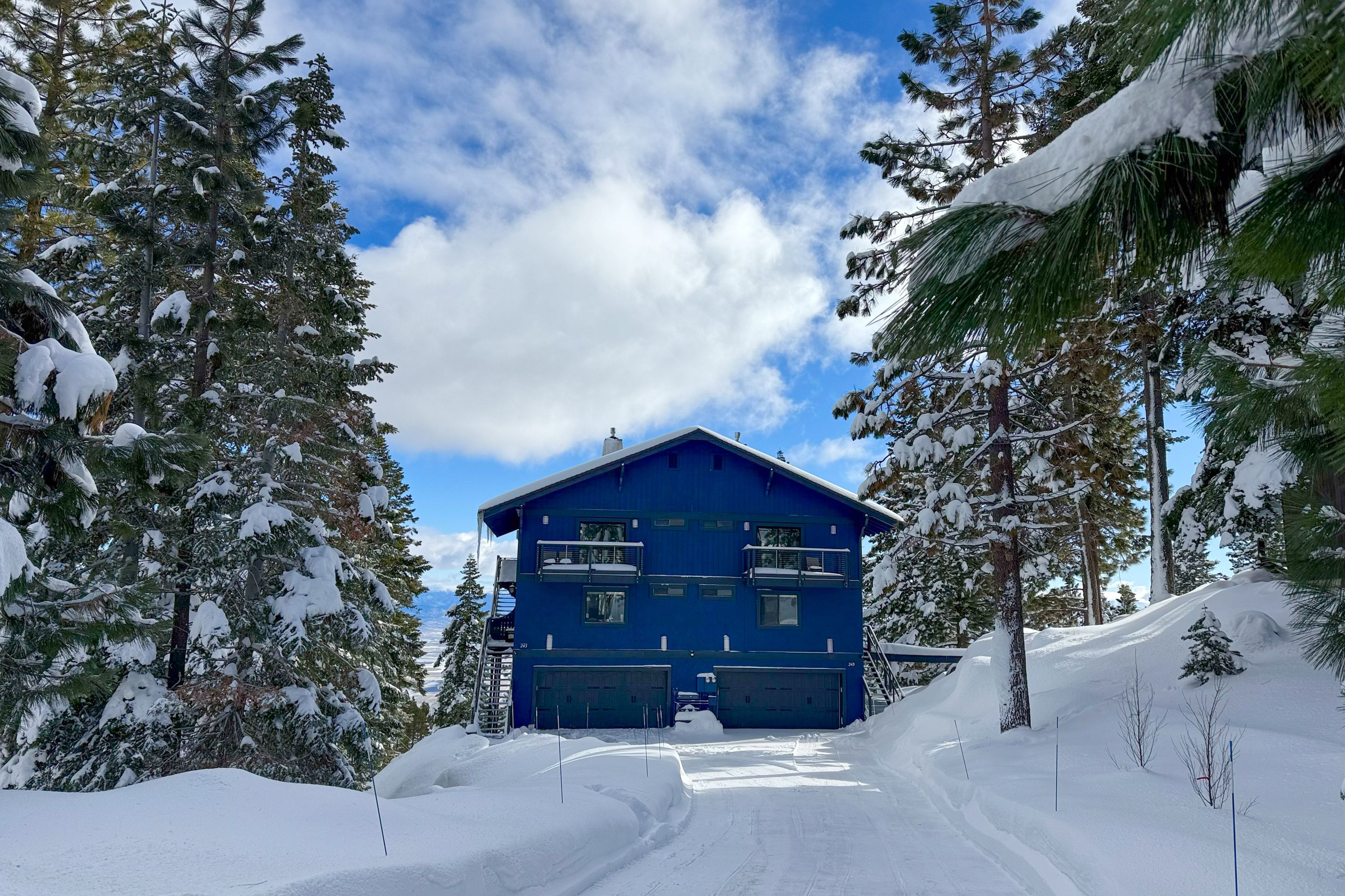 Shared Driveway Parking | 1 Vehicle