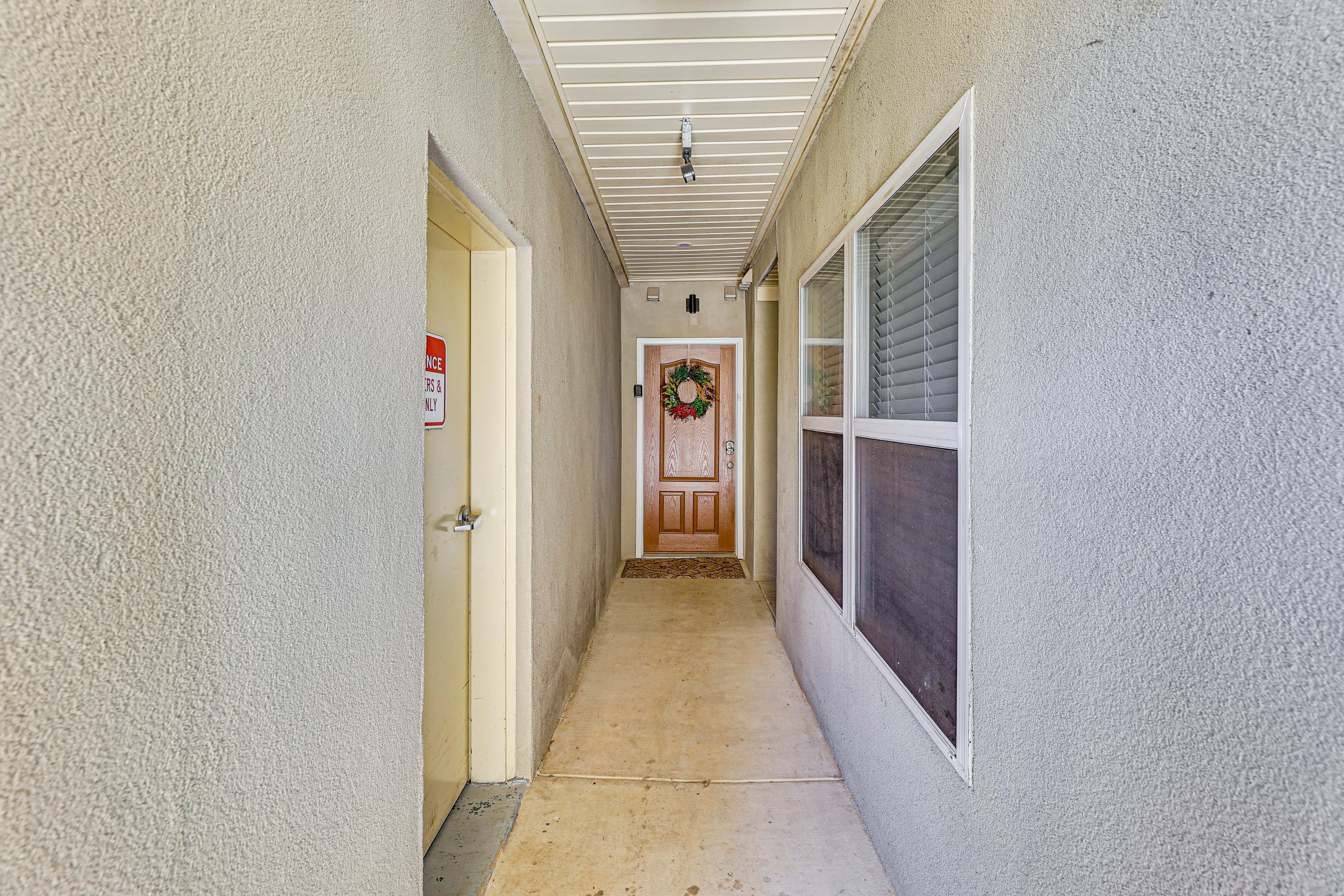 Unit Entryway