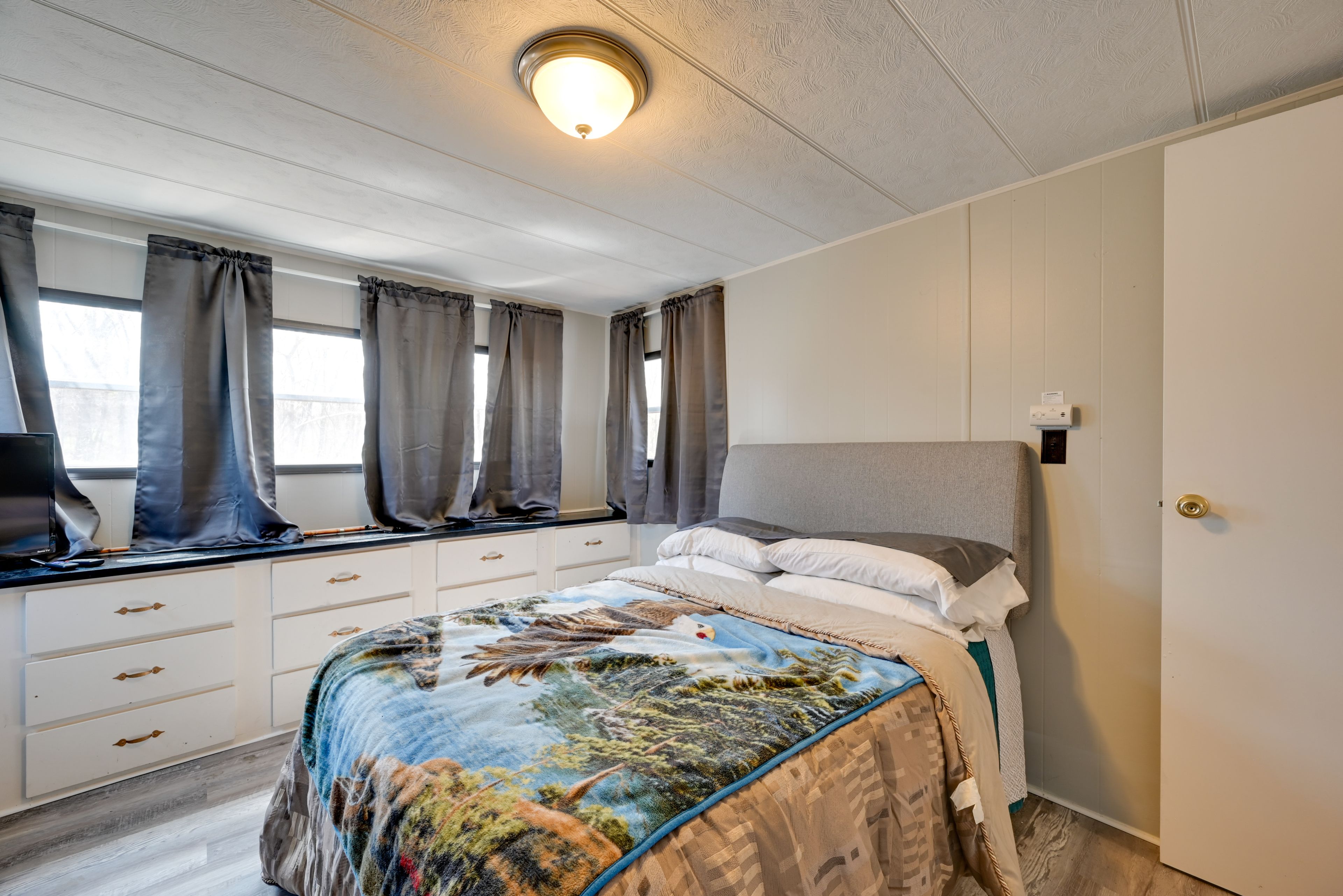 Bedroom 1 | Full Bed