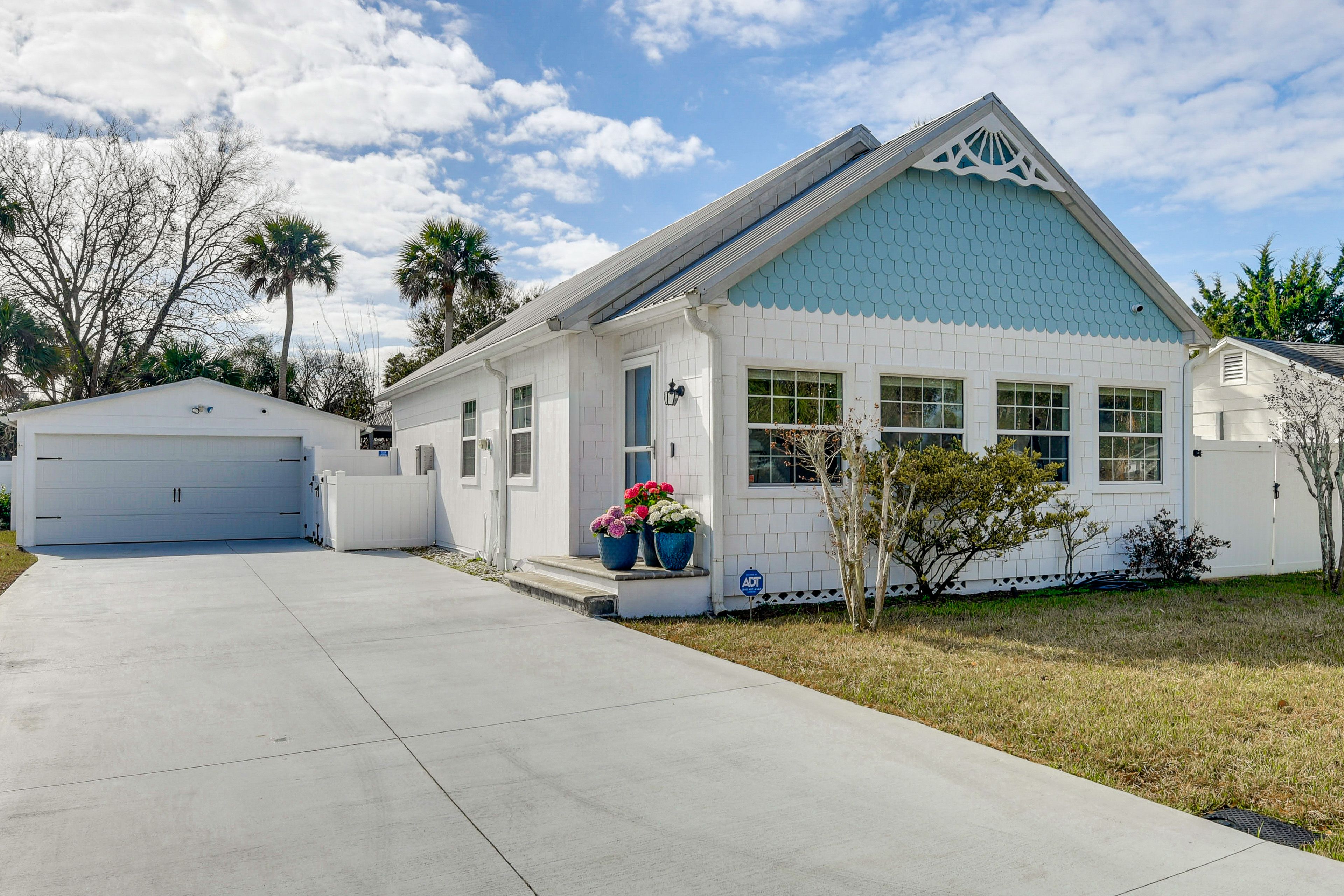 Exterior | Single Story | Driveway Parking (4 Vehicles) | Boat Parking On-Site