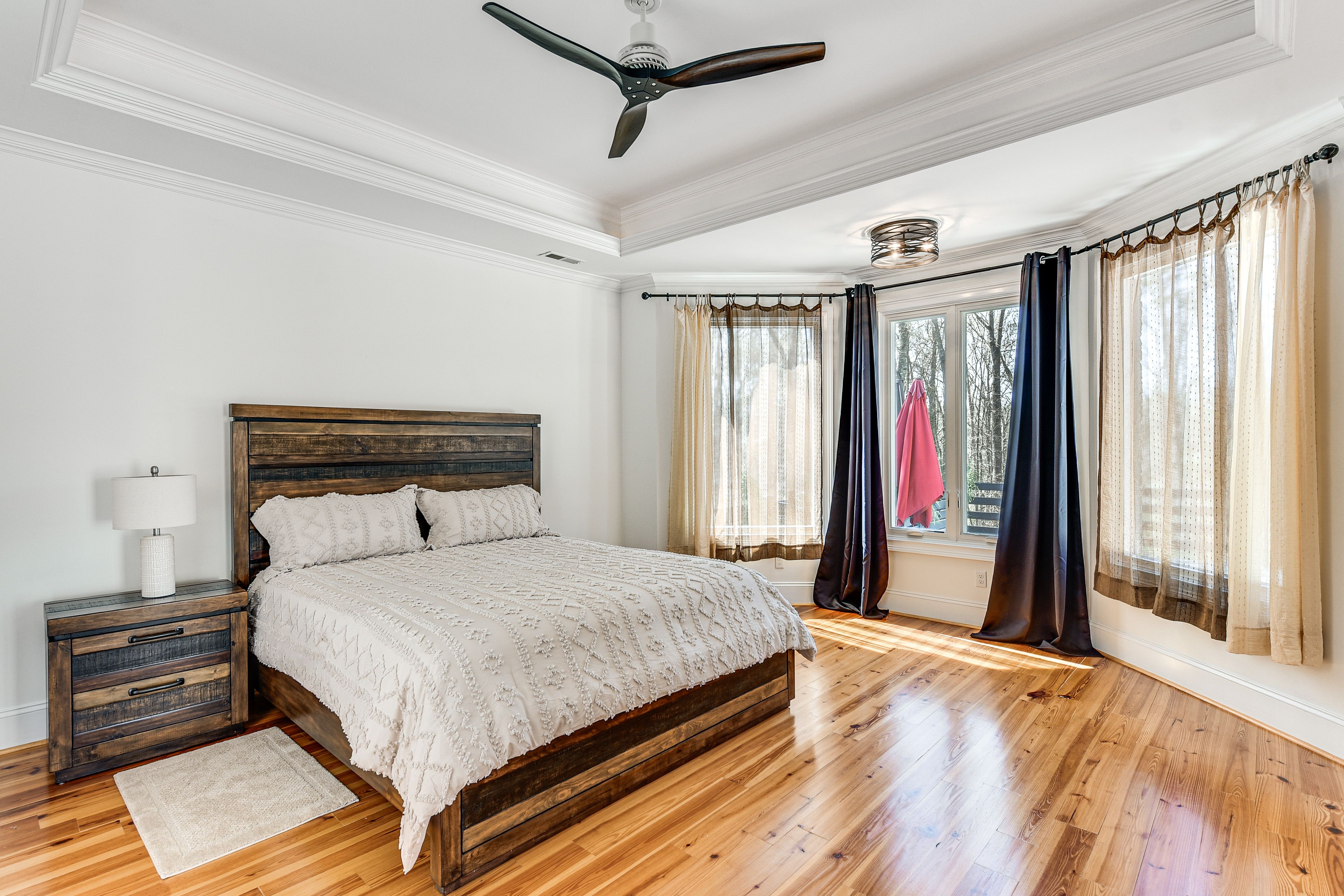 Bedroom 1 | King Bed