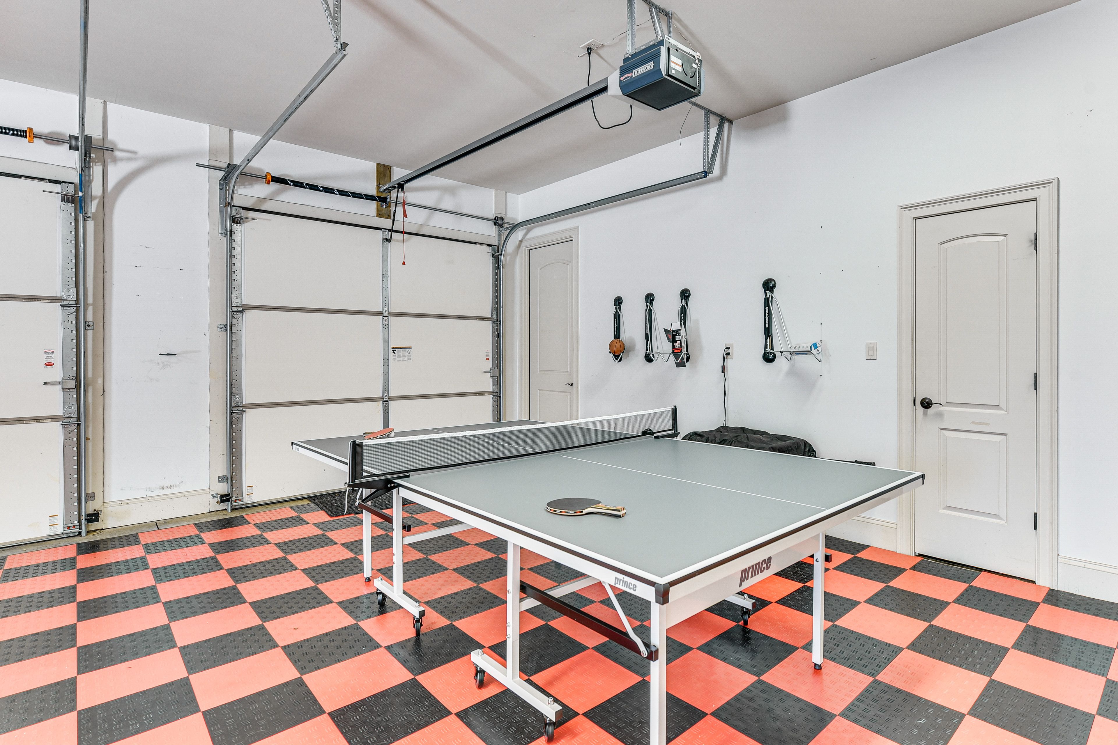 Garage | Ping-Pong Table