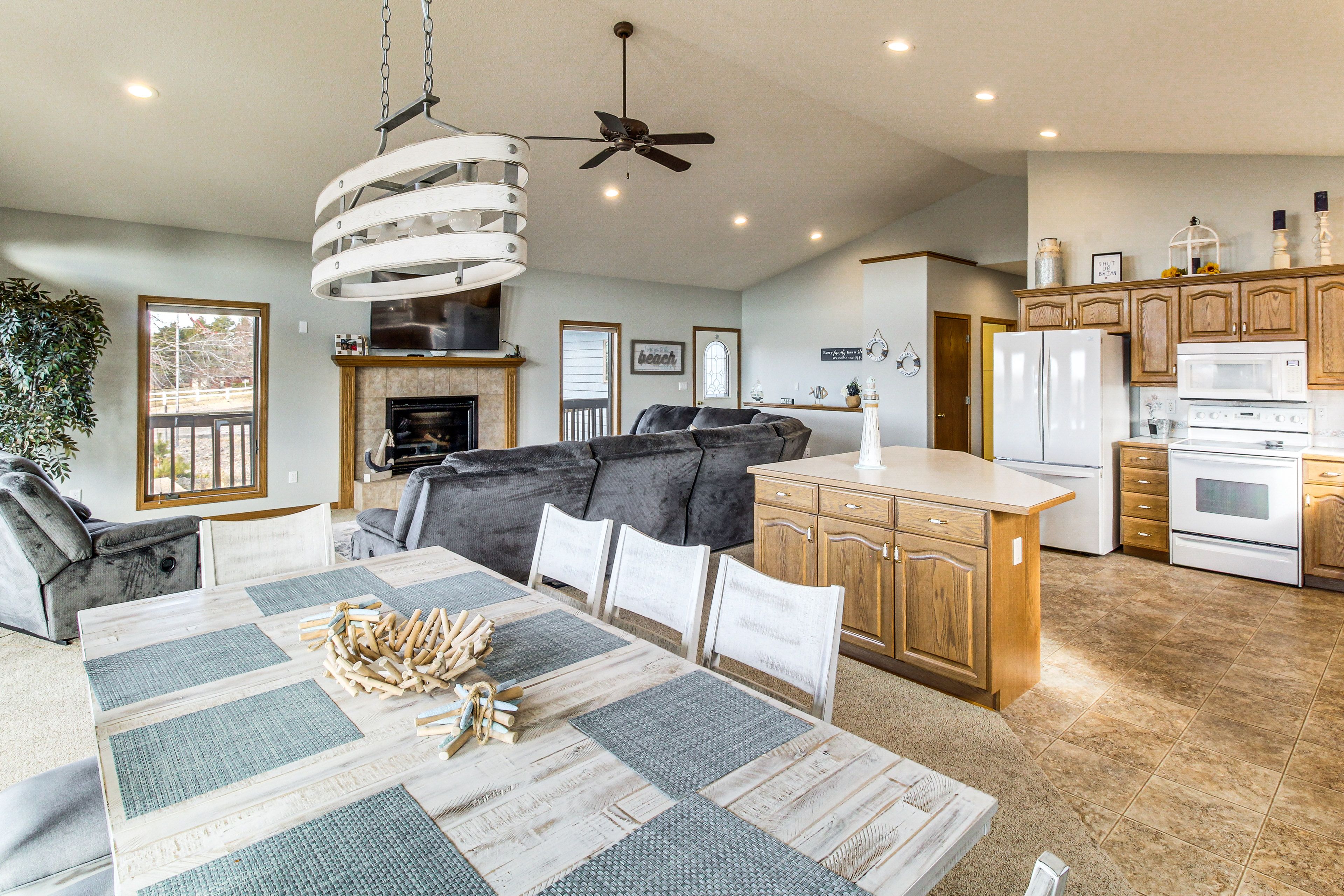 Dining Area | Main Floor