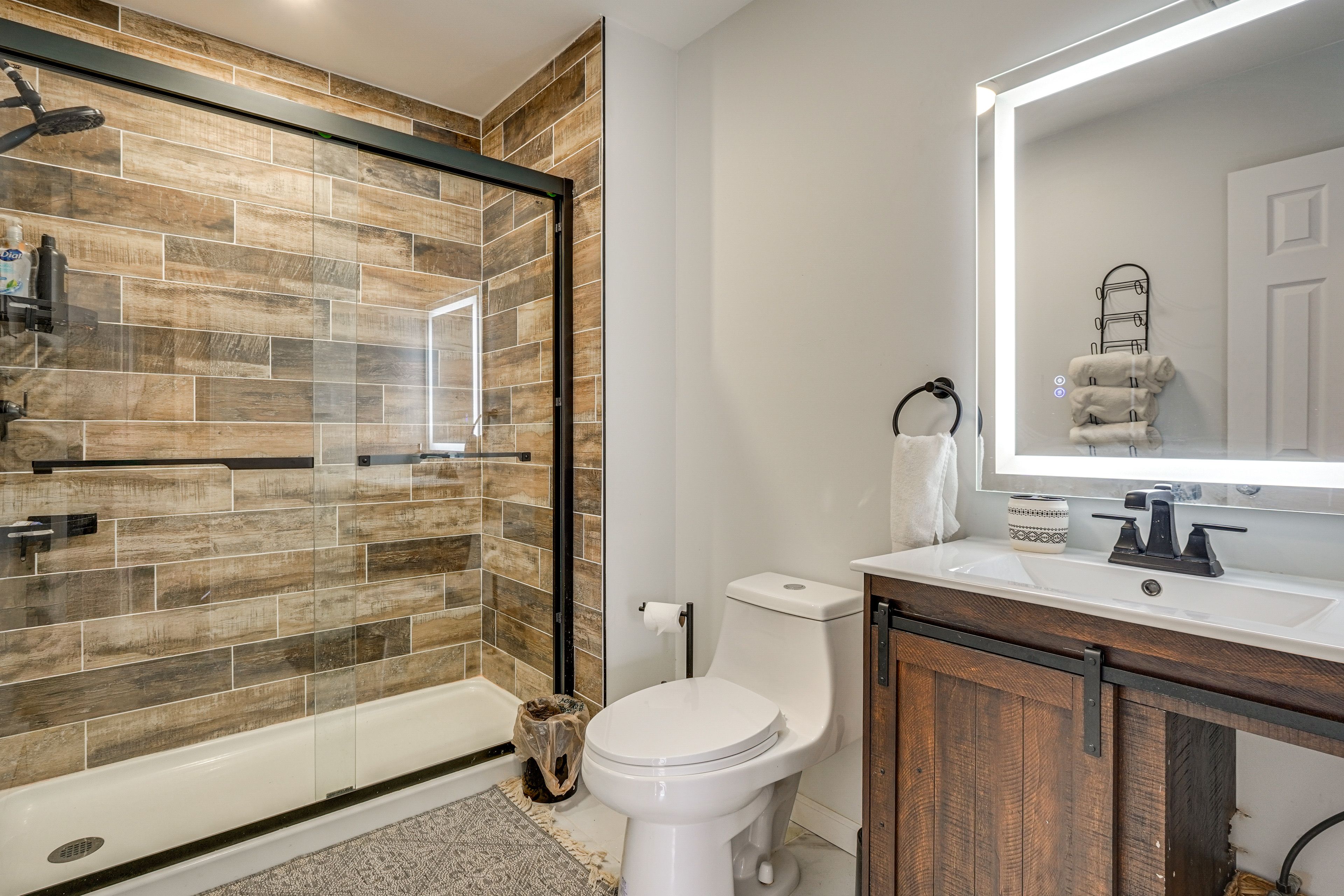 Full Bathroom | 2nd Floor