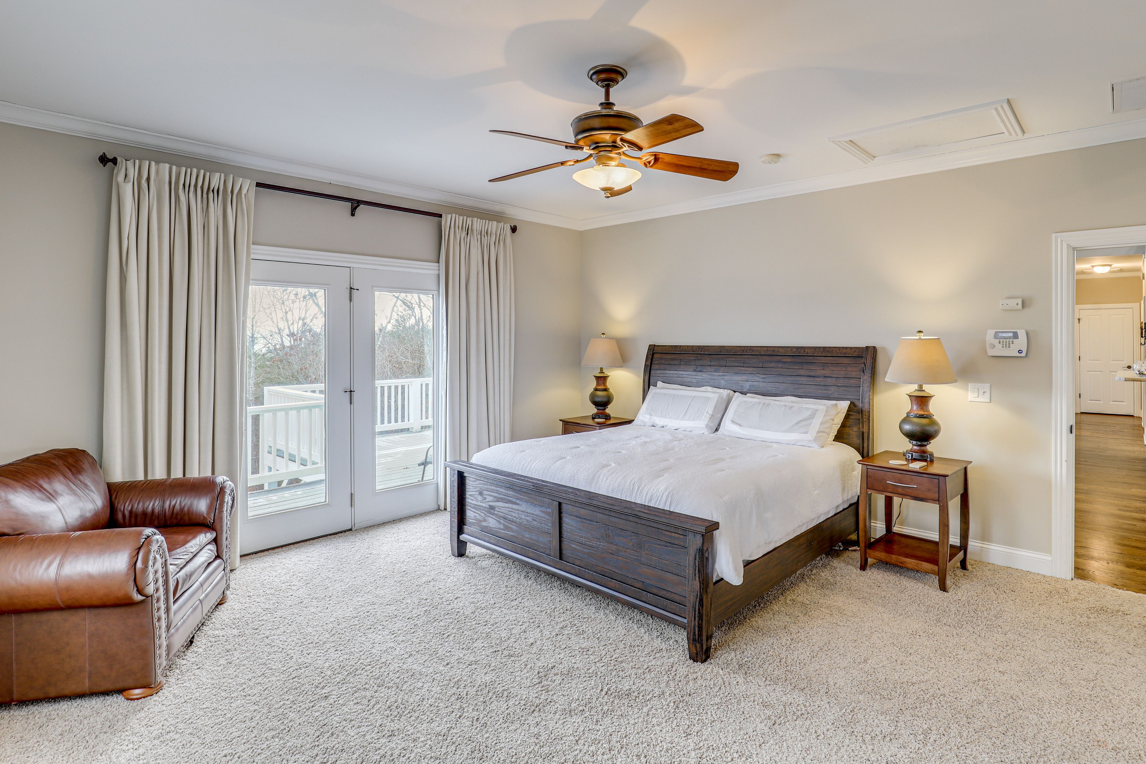 Bedroom 1 | King Bed | Main Floor