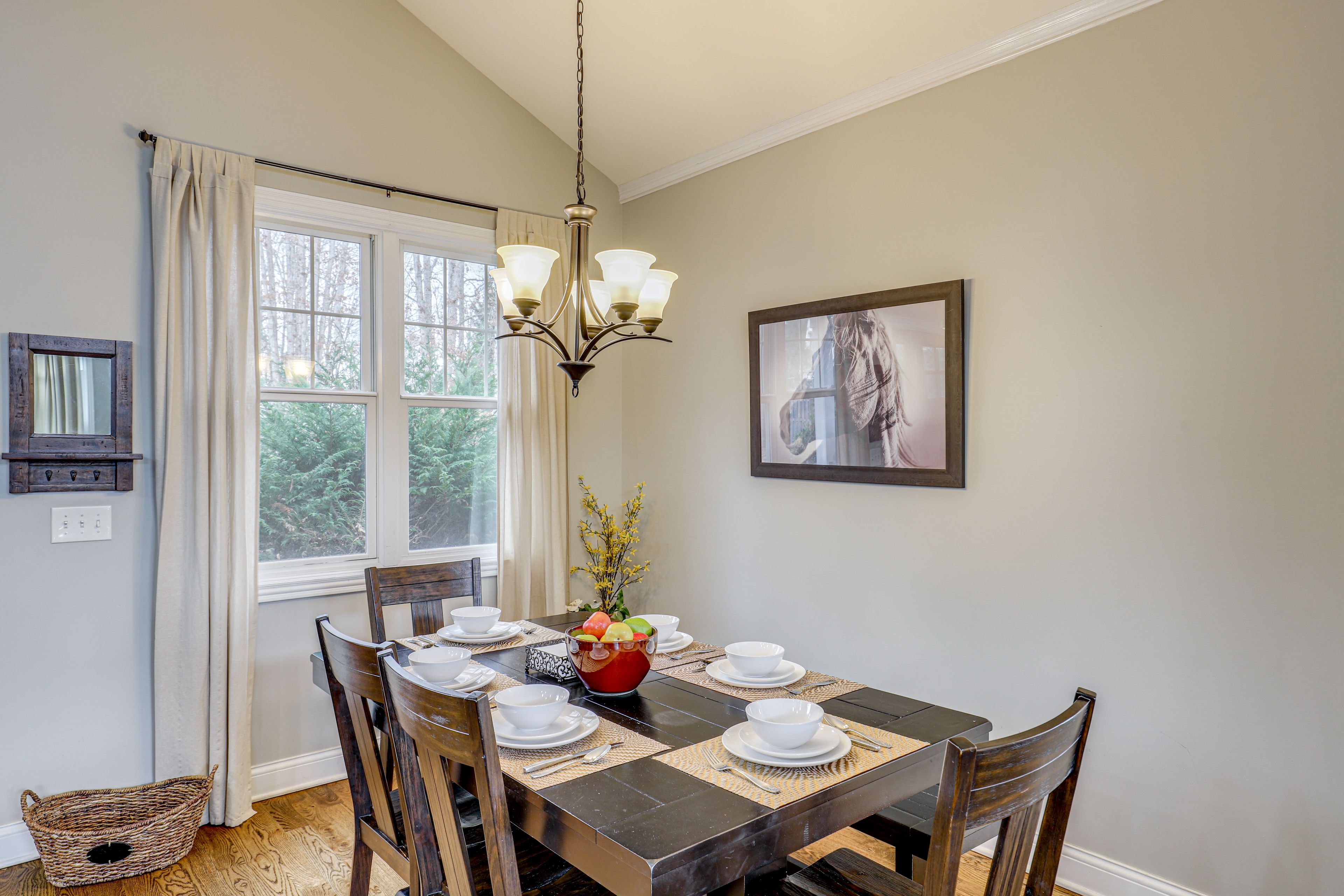Dining Table | Dishware/Flatware | Main Floor