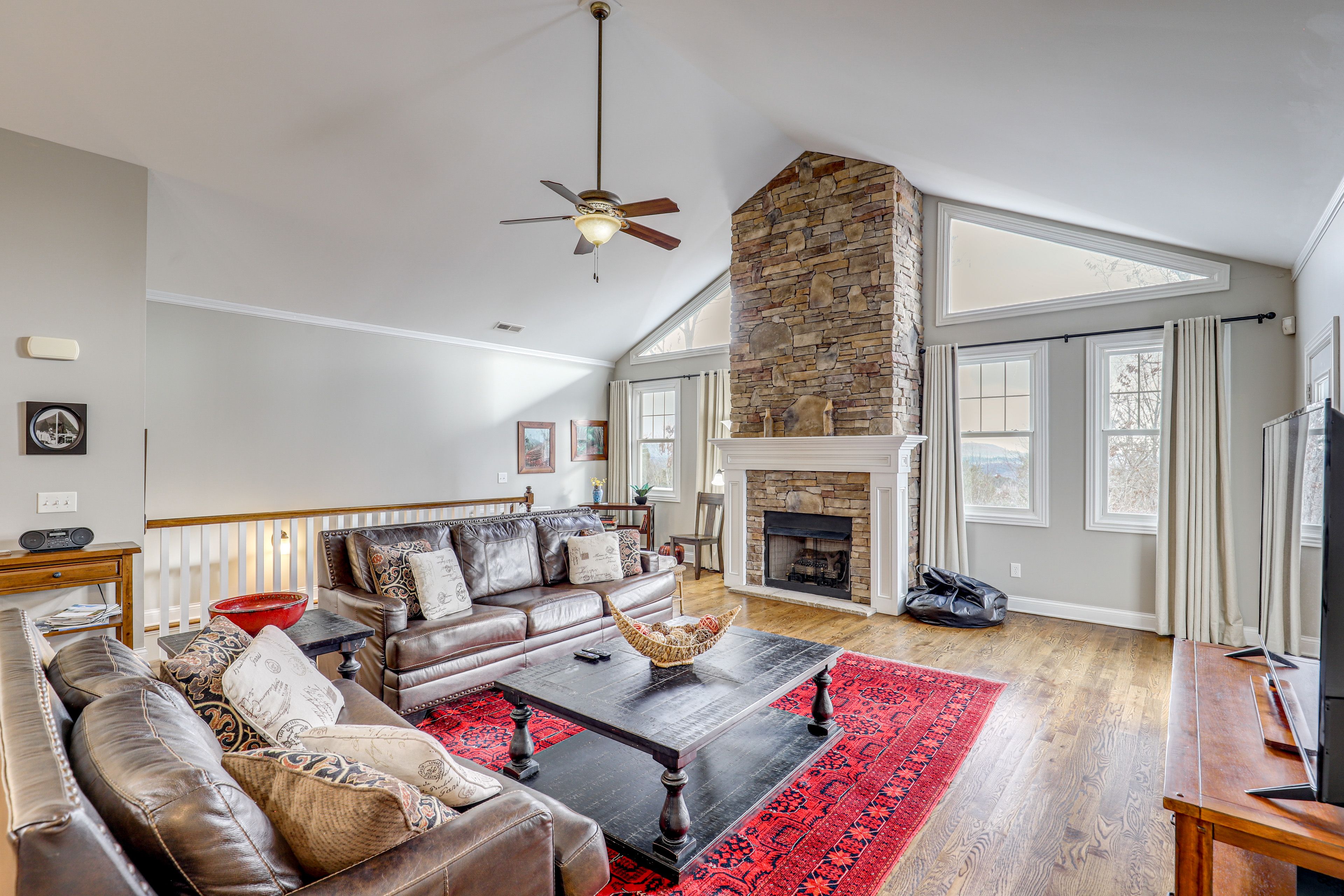 Main Living Area | TV | Fireplace