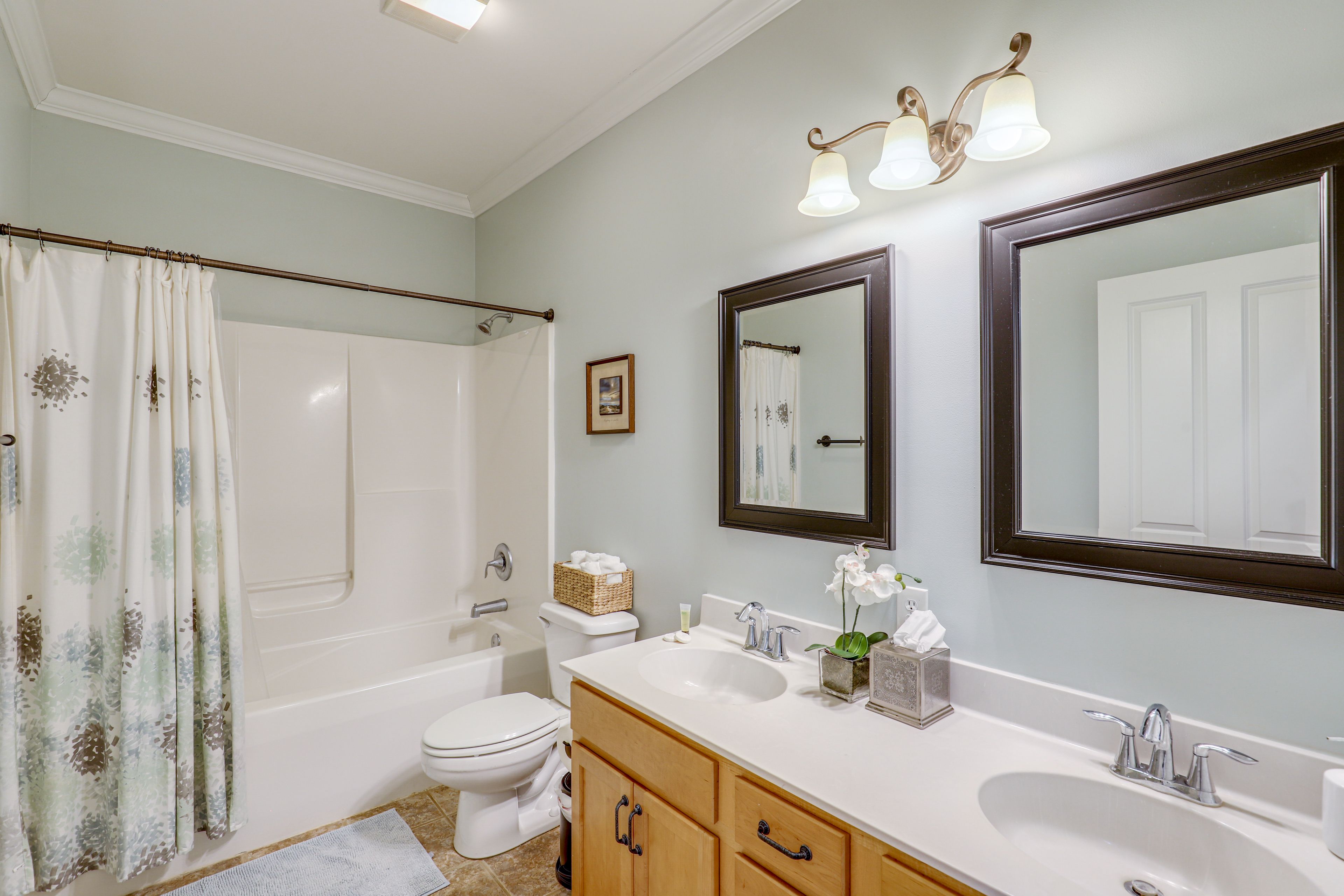 Full Bathroom | Main Floor