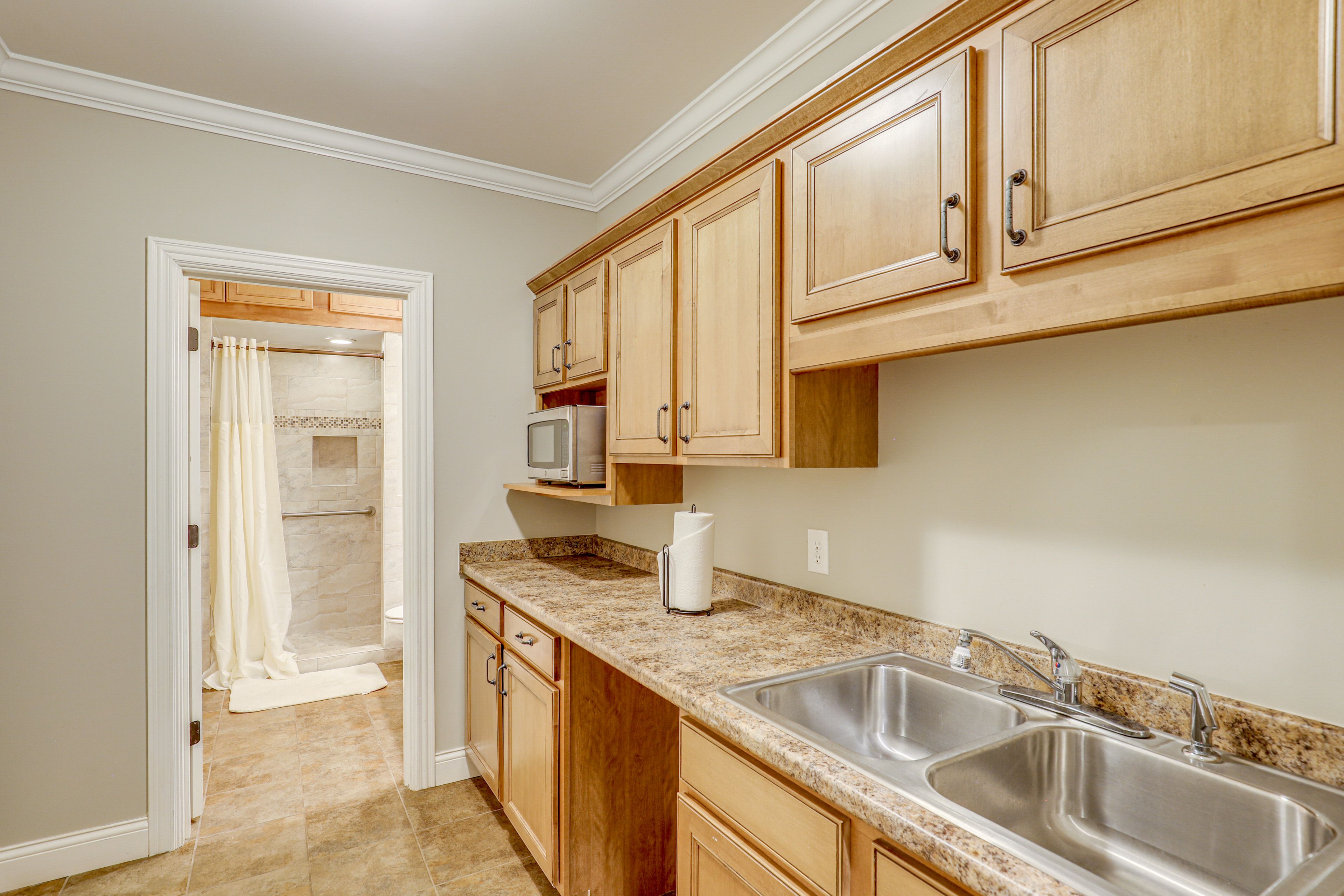 Kitchenette | Lower Floor