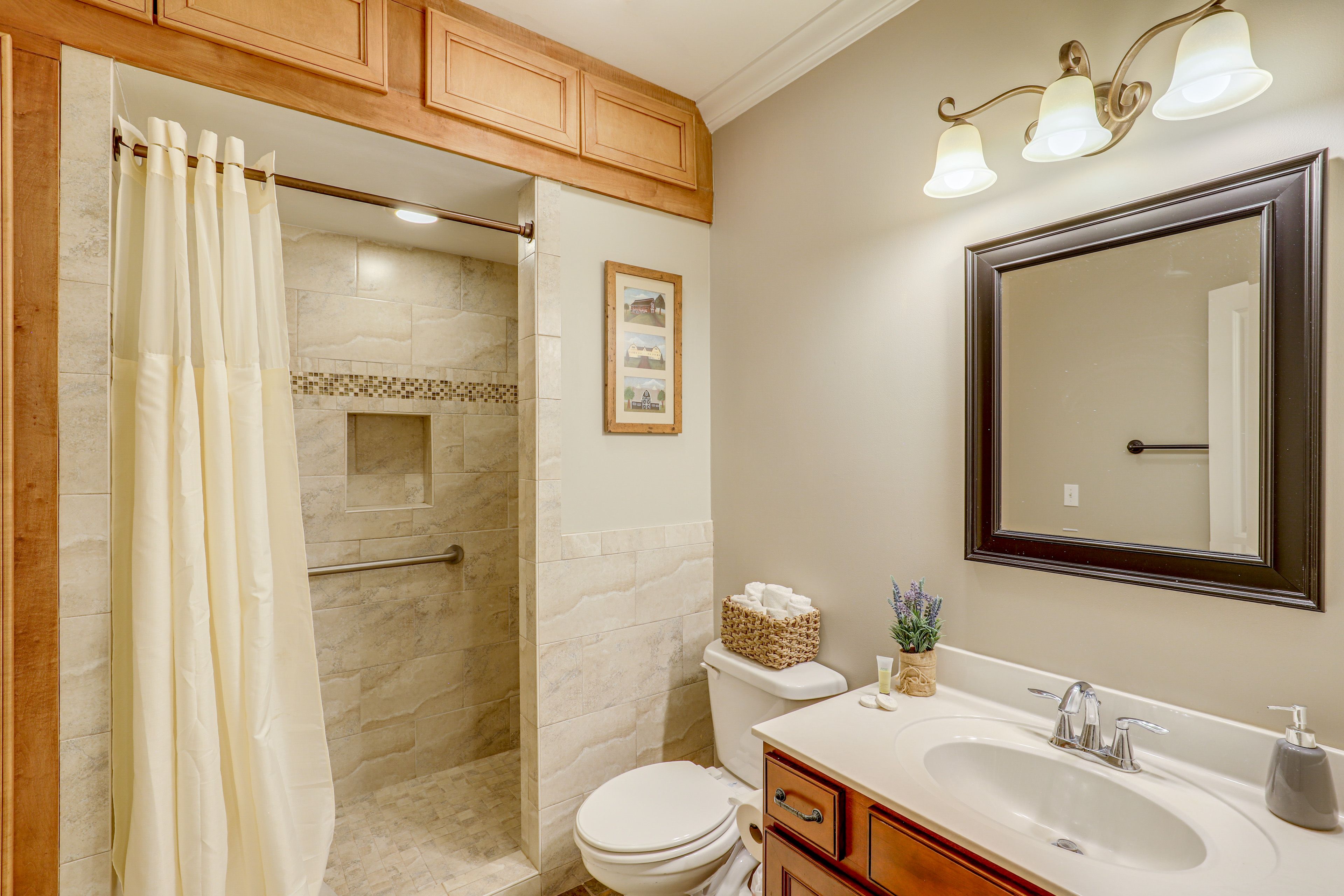 Full Bathroom | Lower Floor