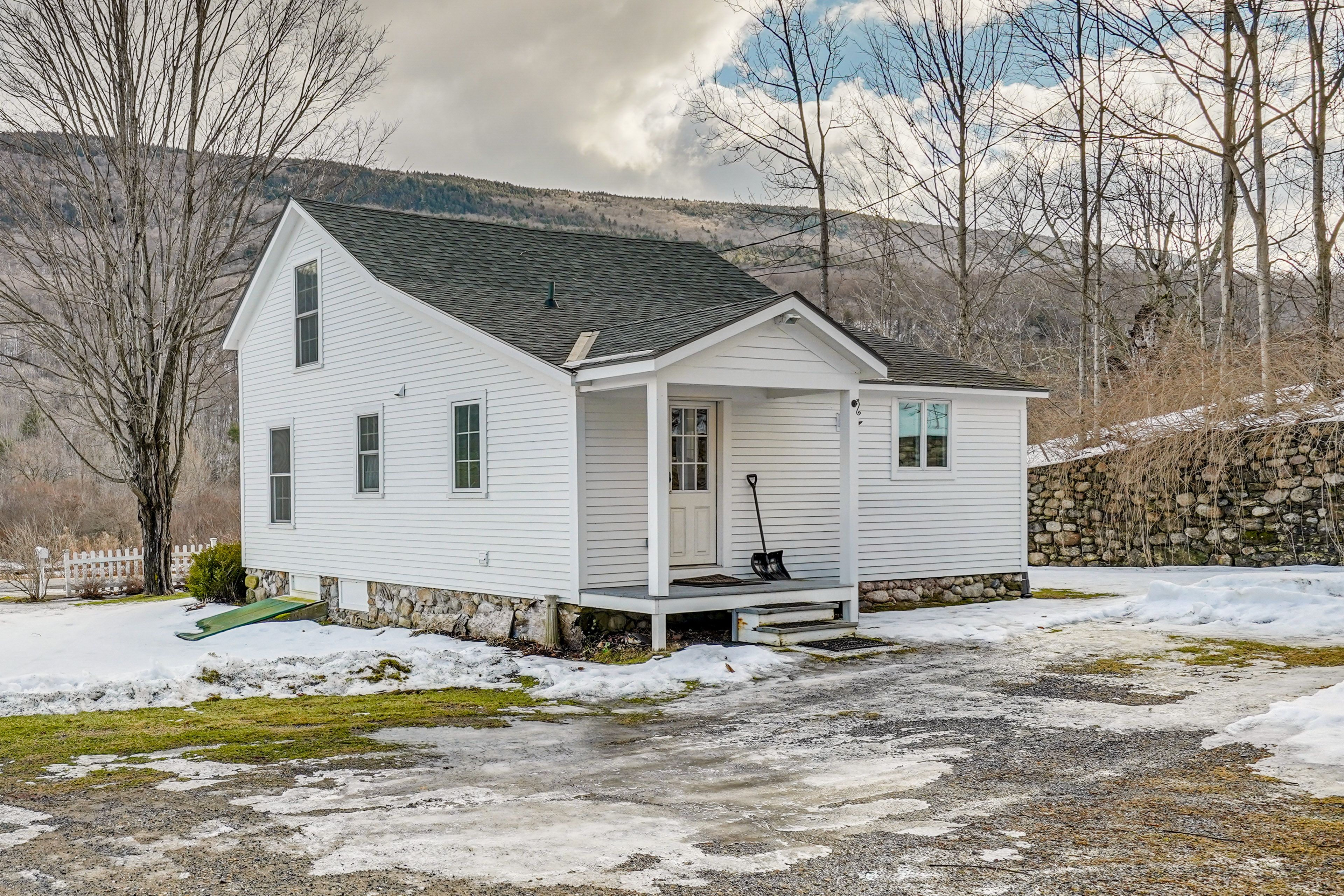 Parking | Driveway (2 Vehicles)