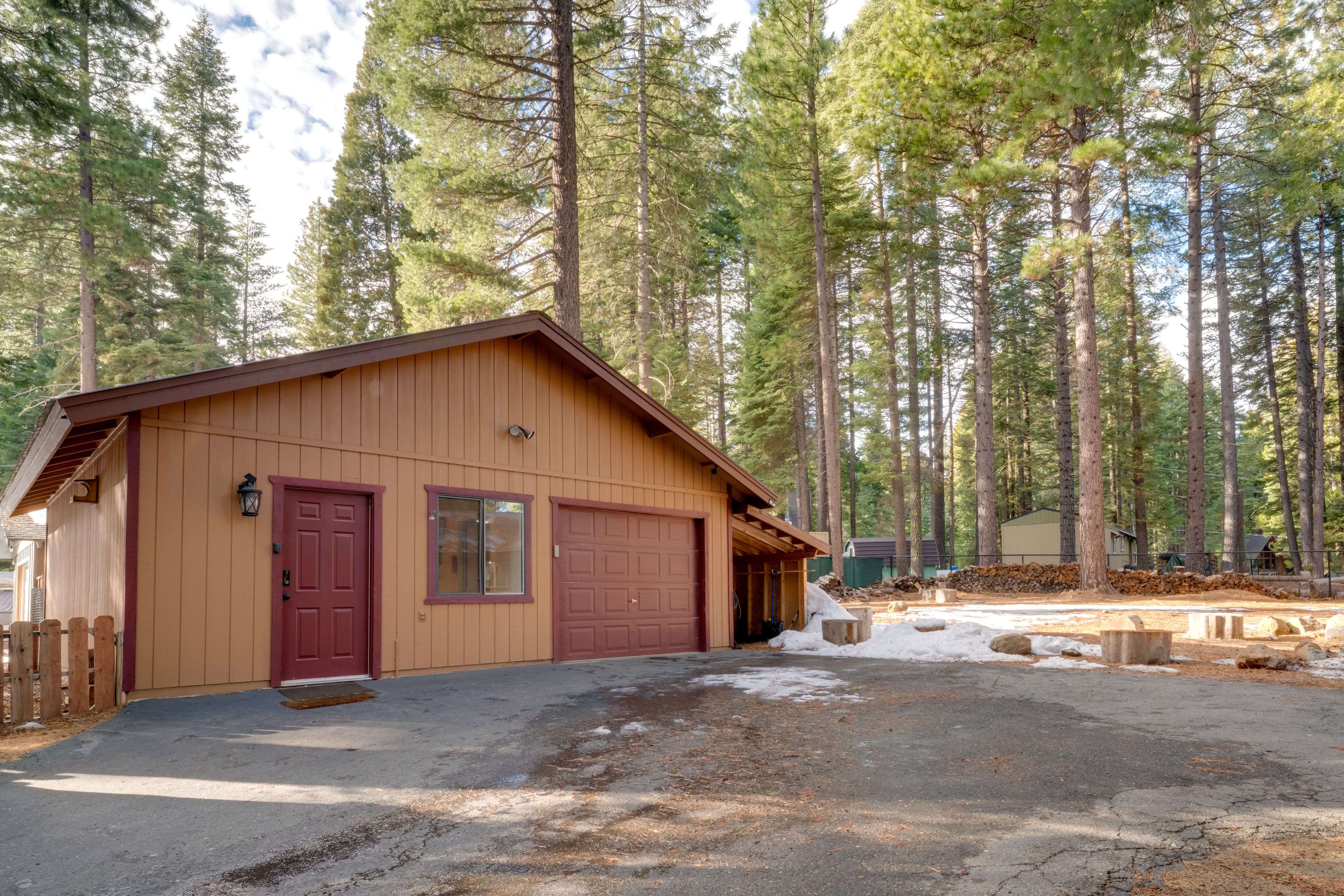 Parking | Driveway (3 Vehicles)