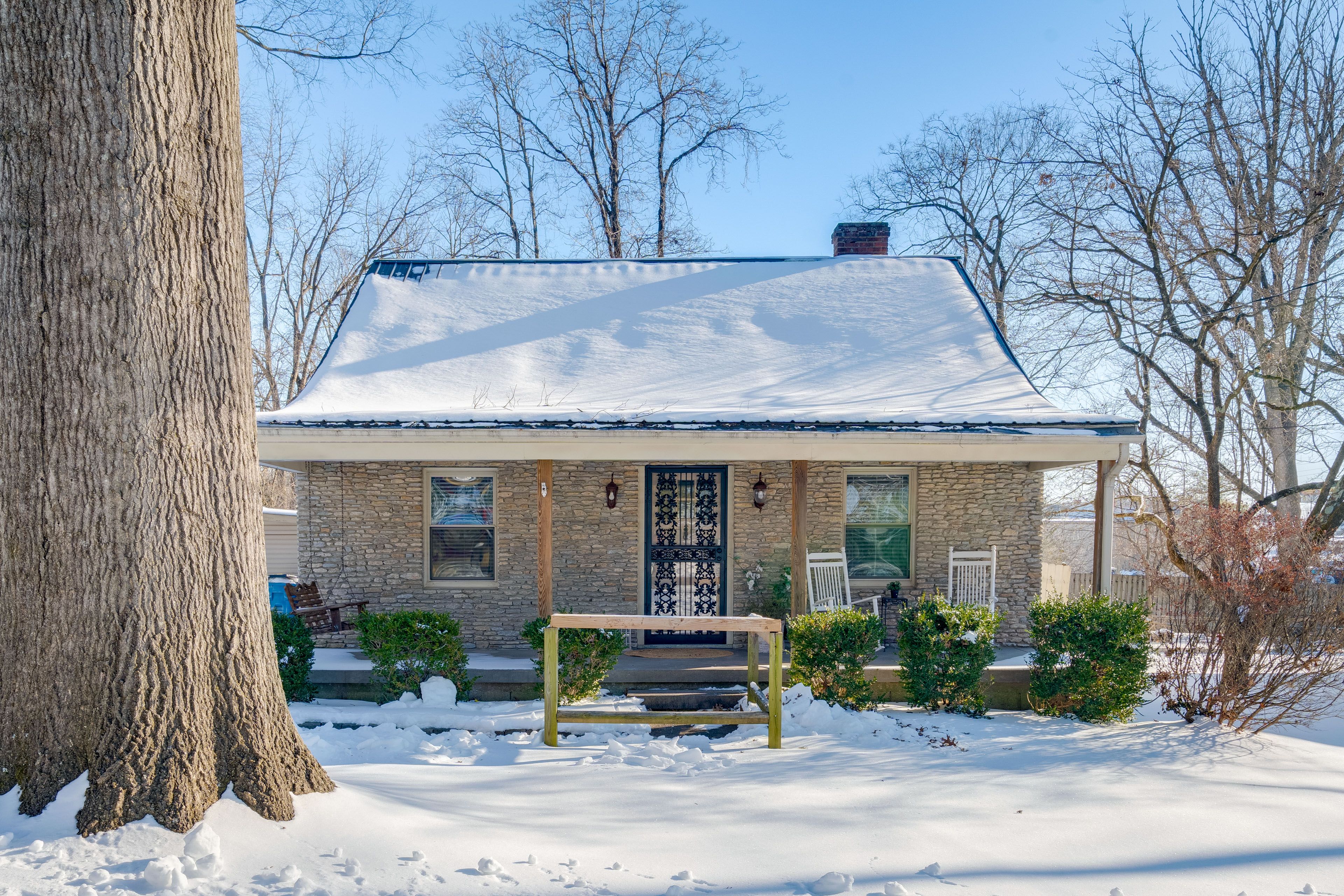 Parking | Driveway (4 Vehicles)