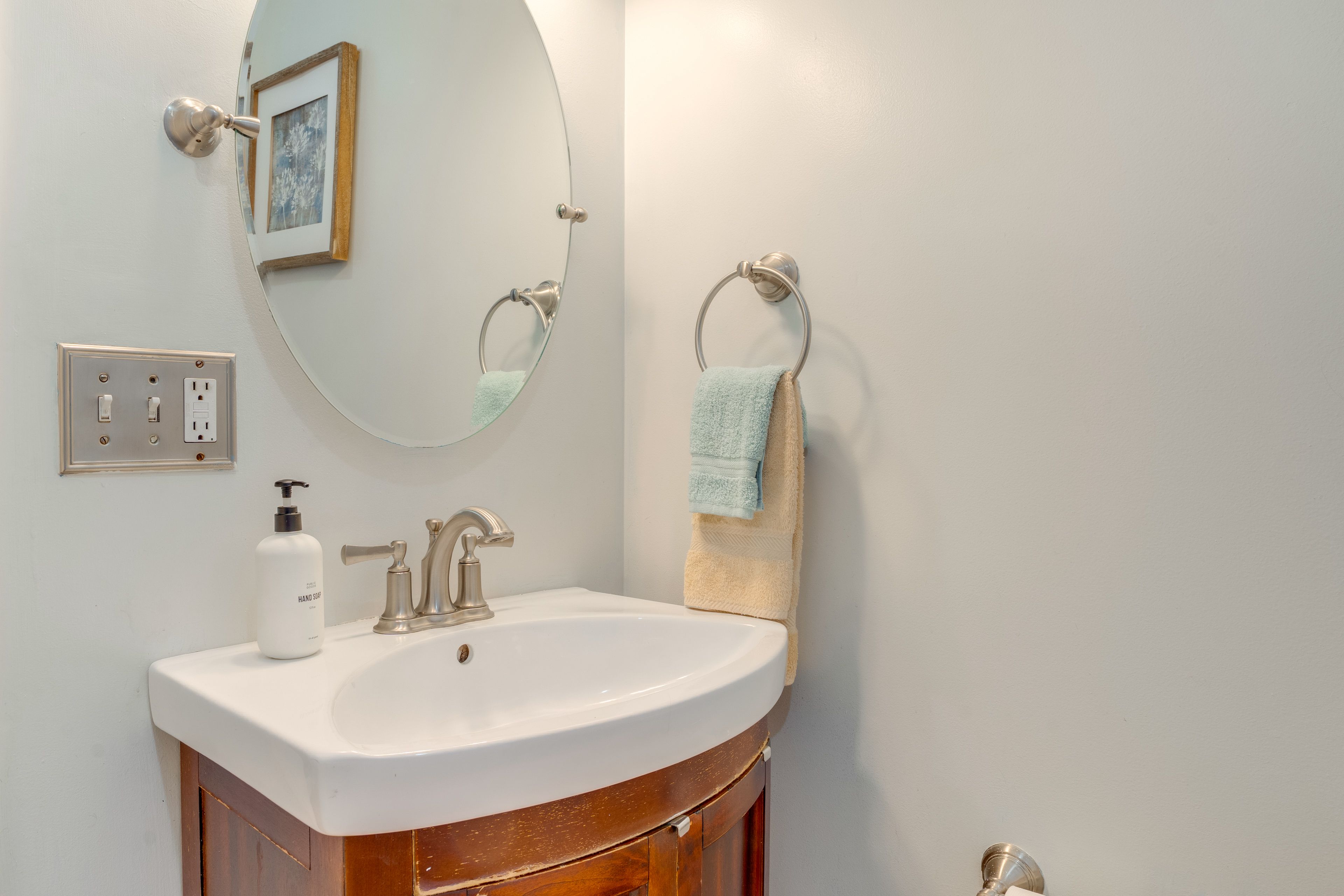 Full Bathroom | 1st Floor