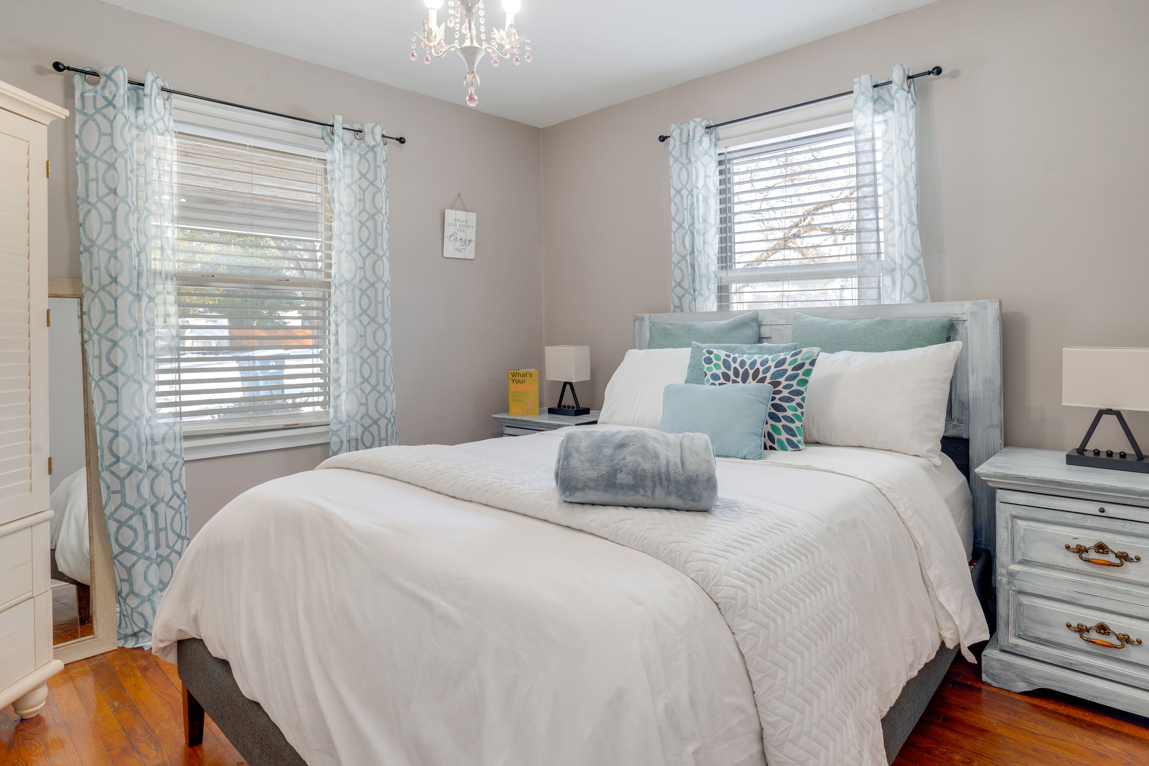 Bedroom 1 | 1st Floor | Queen Bed