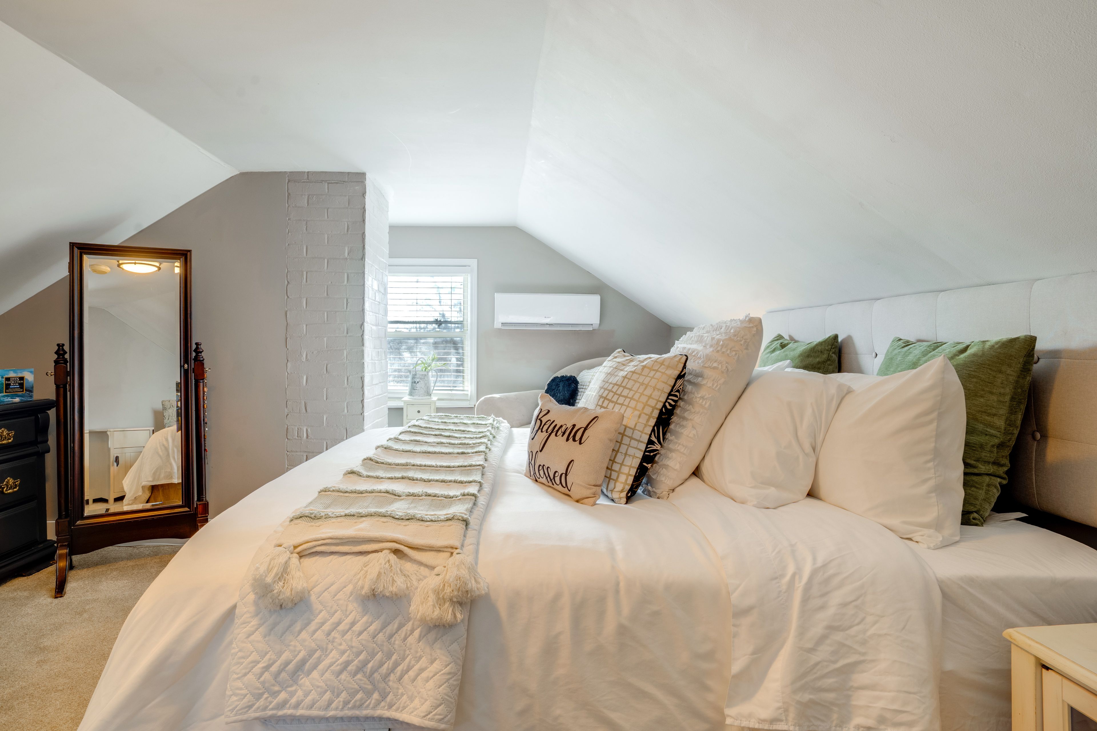 Bedroom 2 | 2nd Floor | King Bed