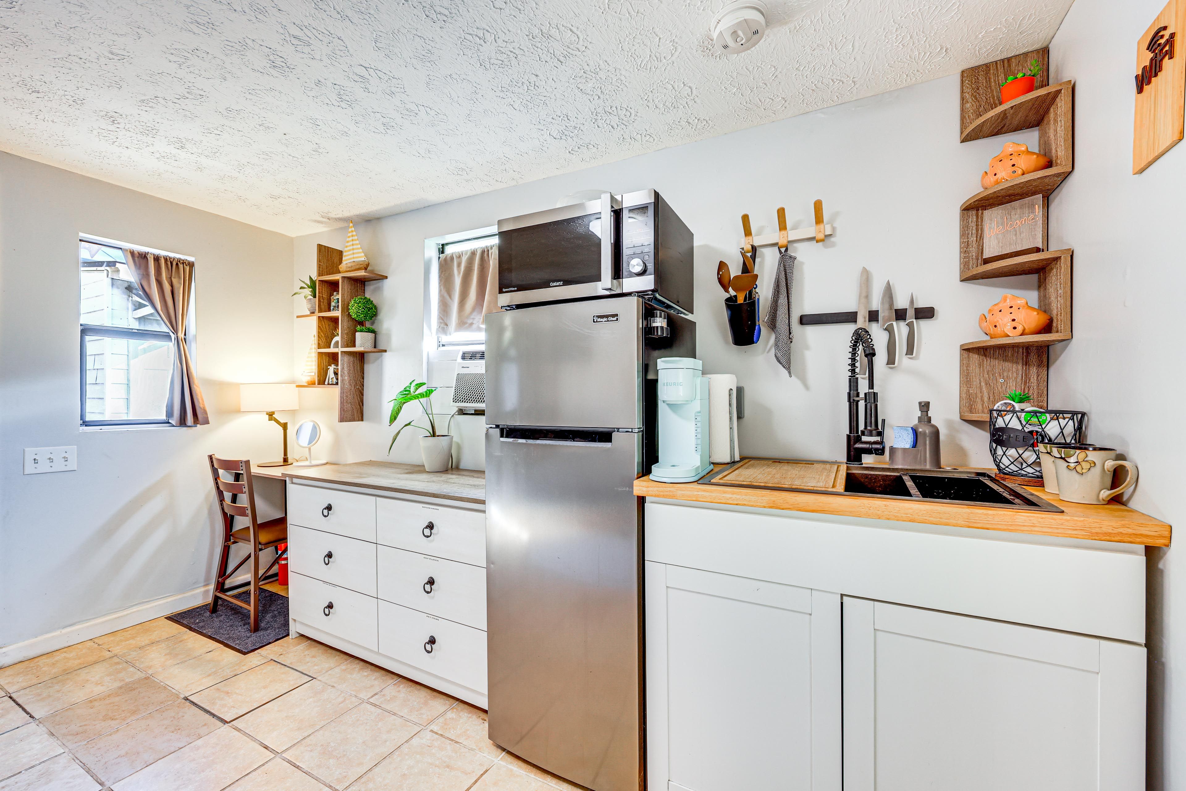 Kitchenette | Keurig Coffee Maker | Cooking Basics