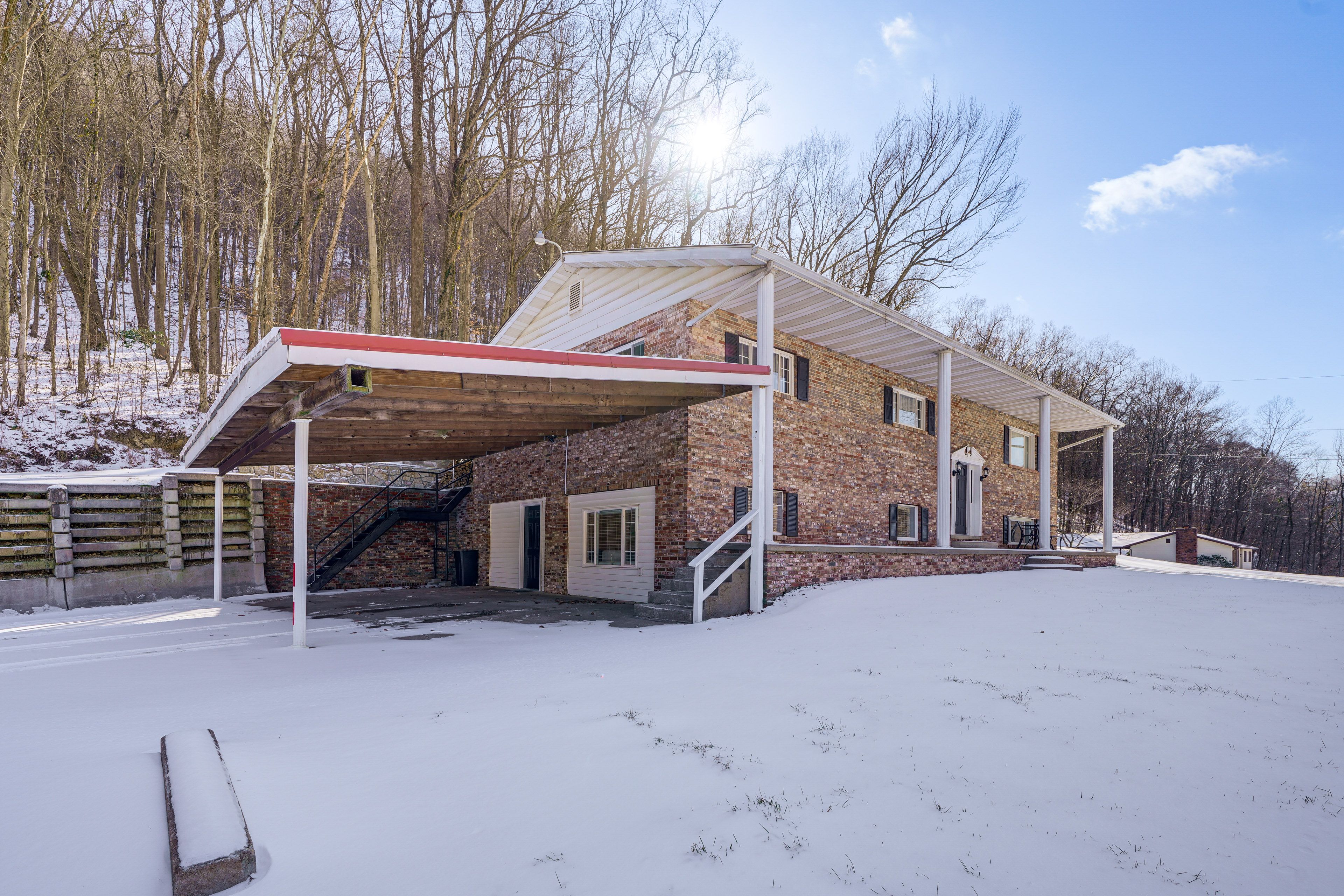 Driveway Parking (3 Vehicles) | Trailer Parking Allowed On-Site