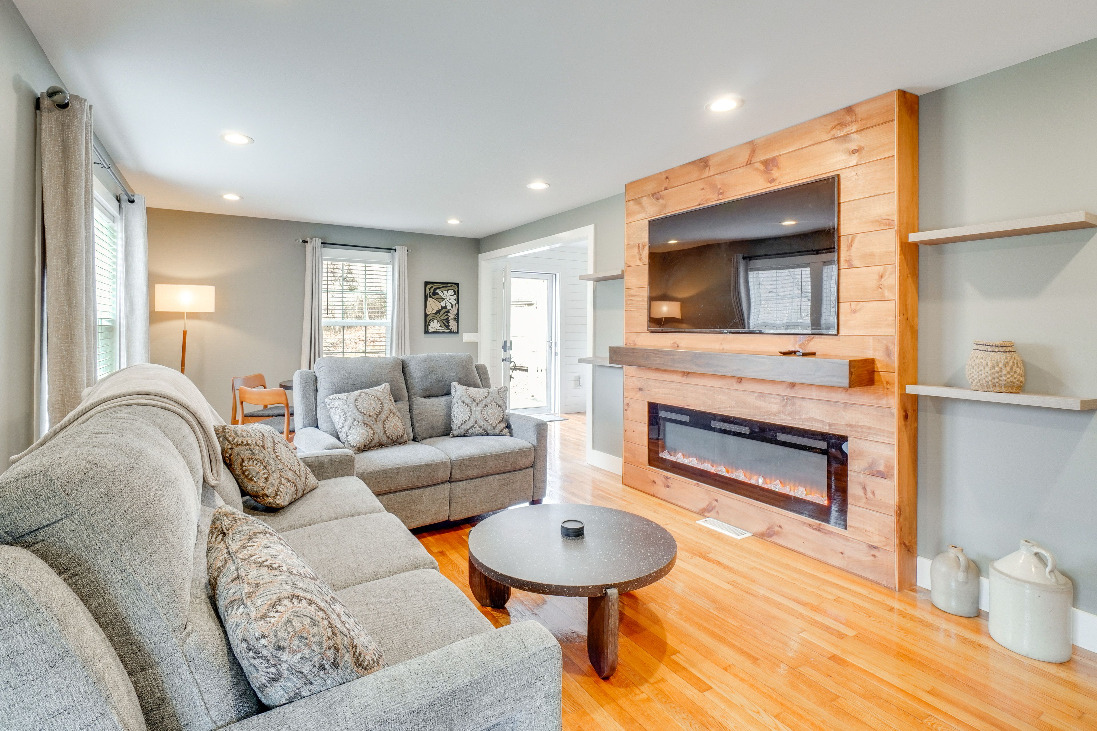 Morristown Vacation Rental | 3BR | 2BA | Stairs Required | 1,550 Sq Ft