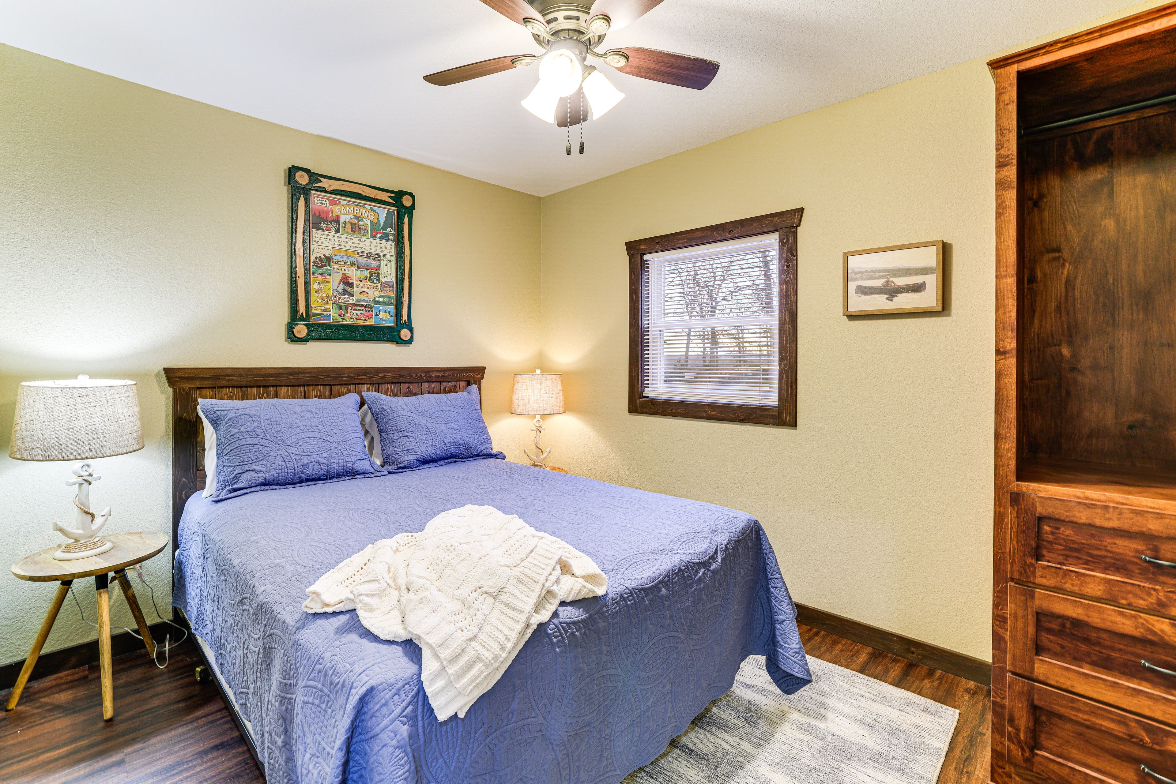 Bedroom 1 | Queen Bed