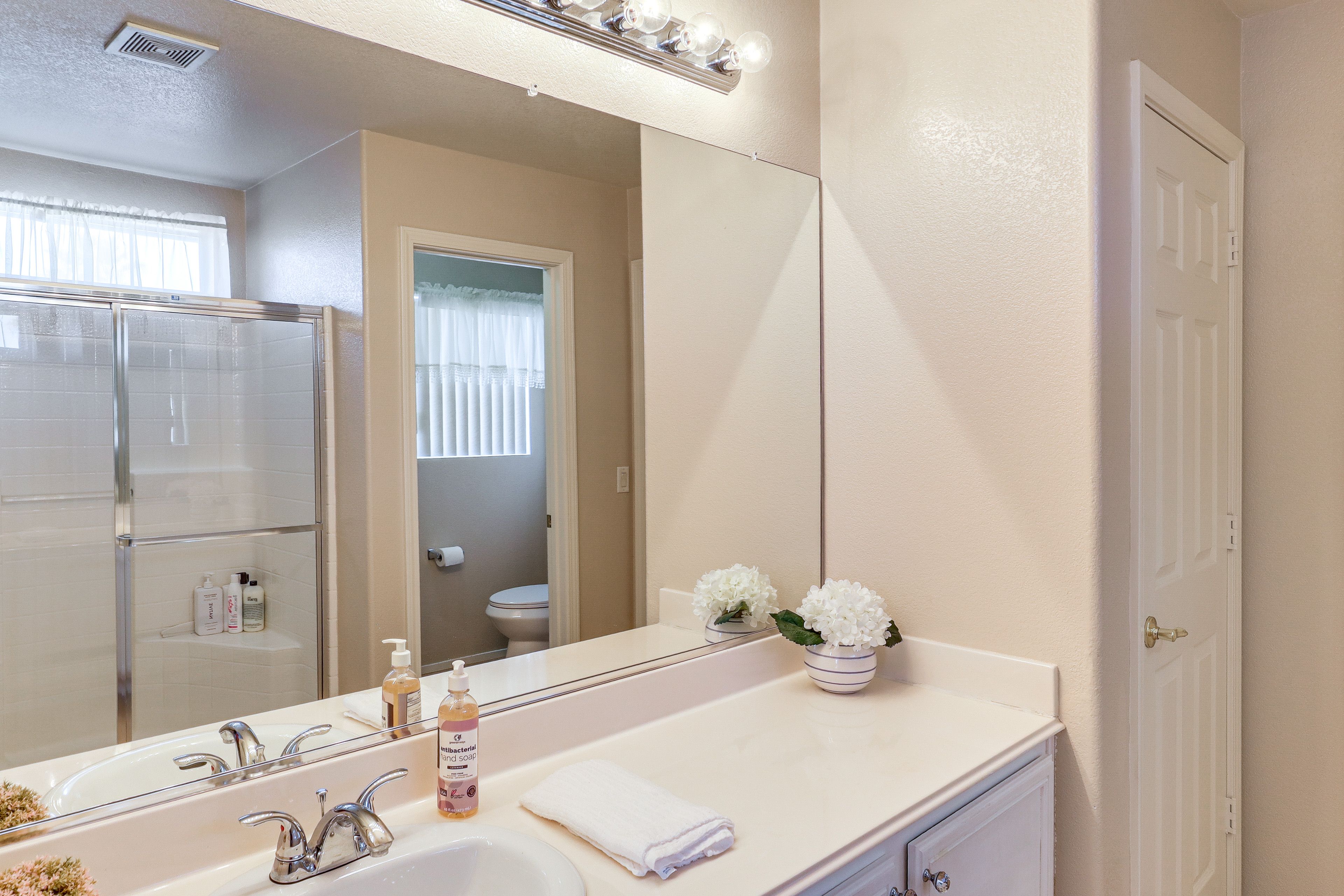 En-Suite Bathroom | 2nd Floor