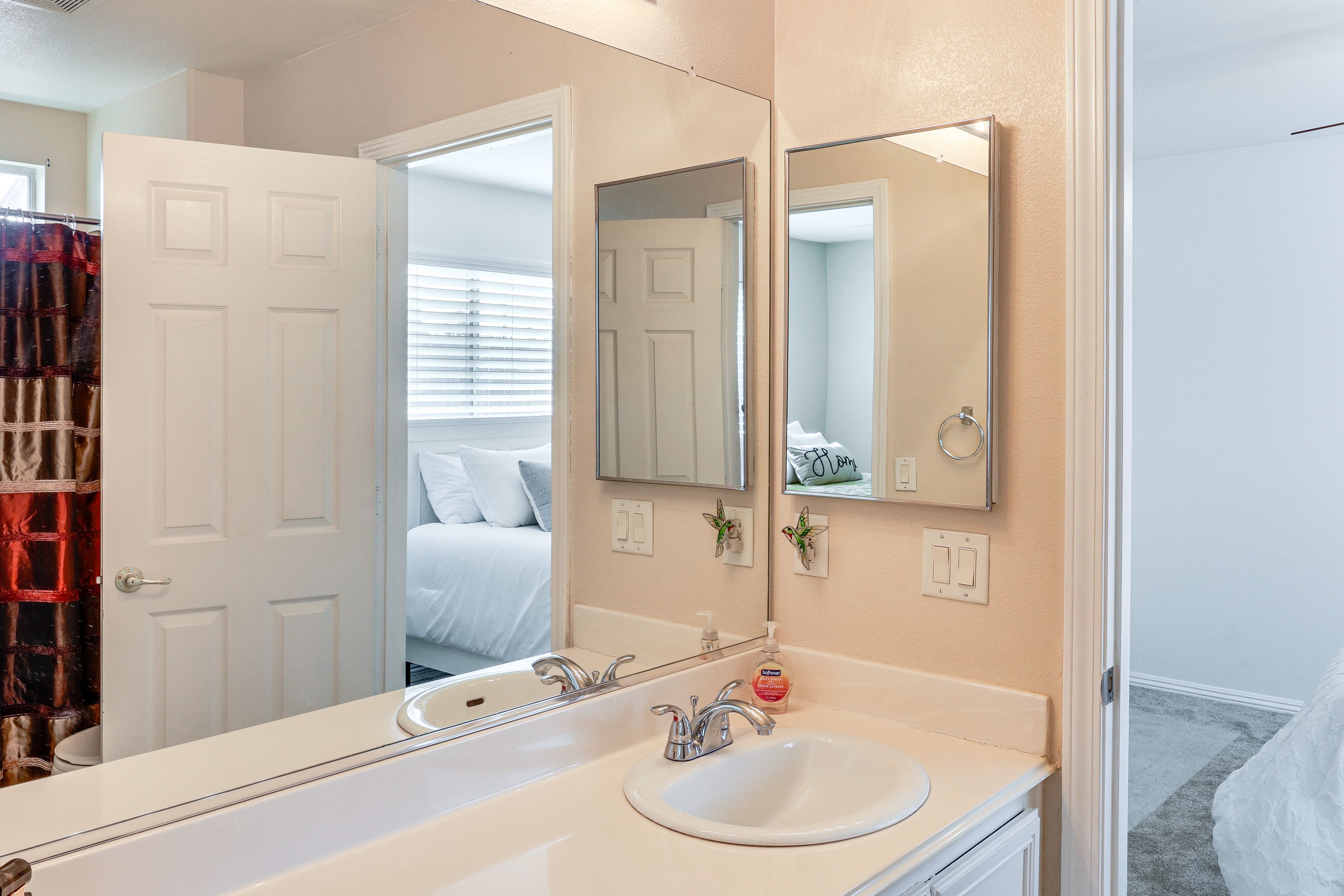 Jack-and-Jill Bathroom | 2nd Floor