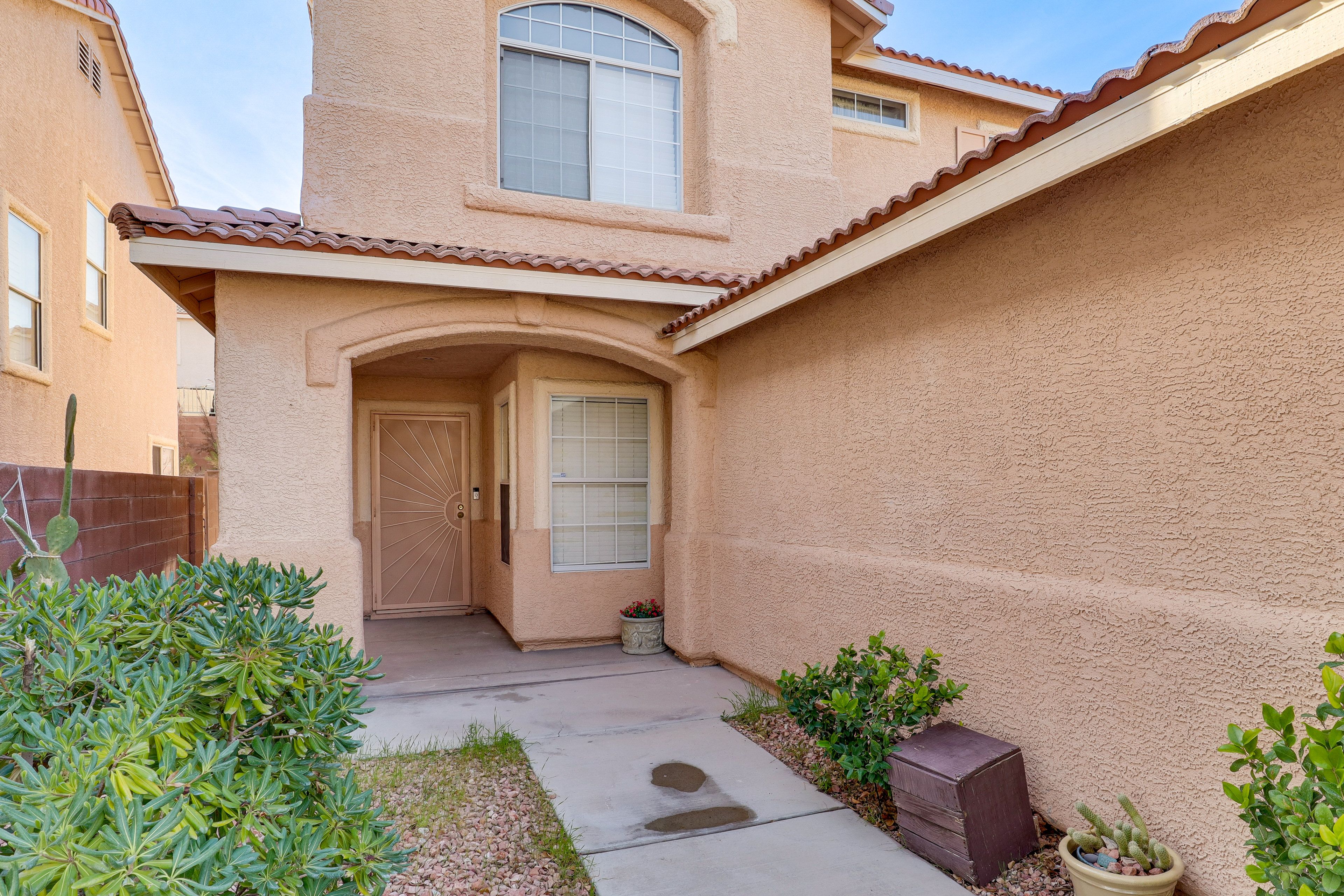 Driveway Parking | 2 Vehicles