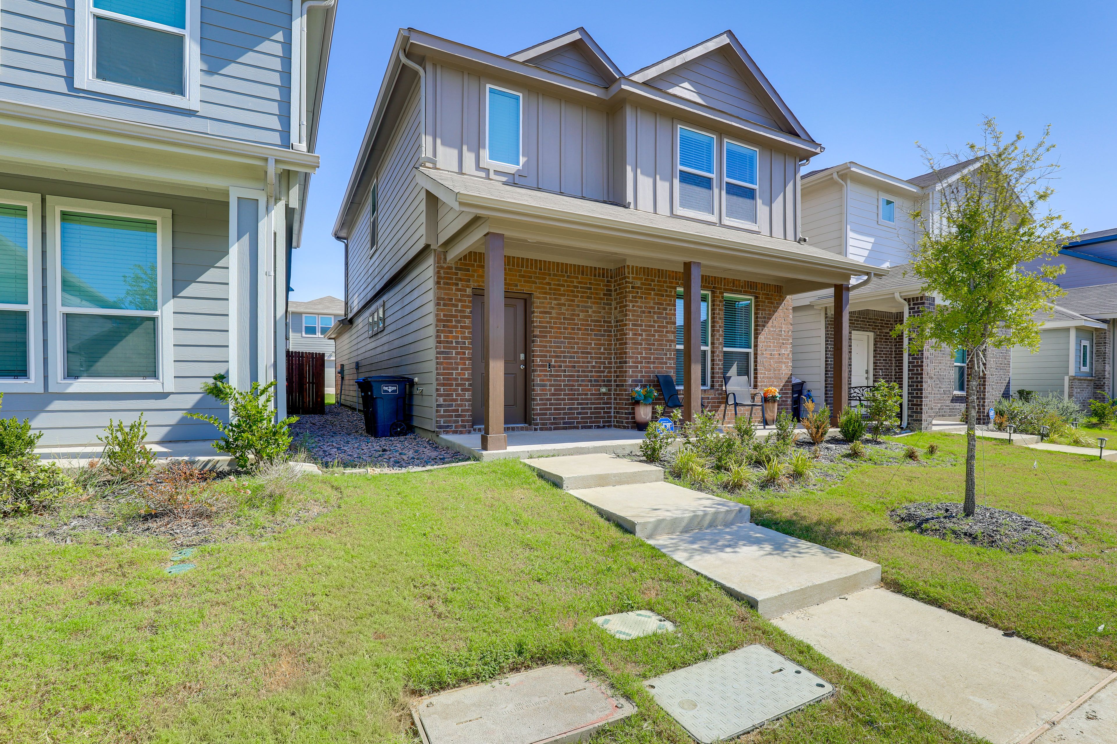 Front Exterior | Covered Porch