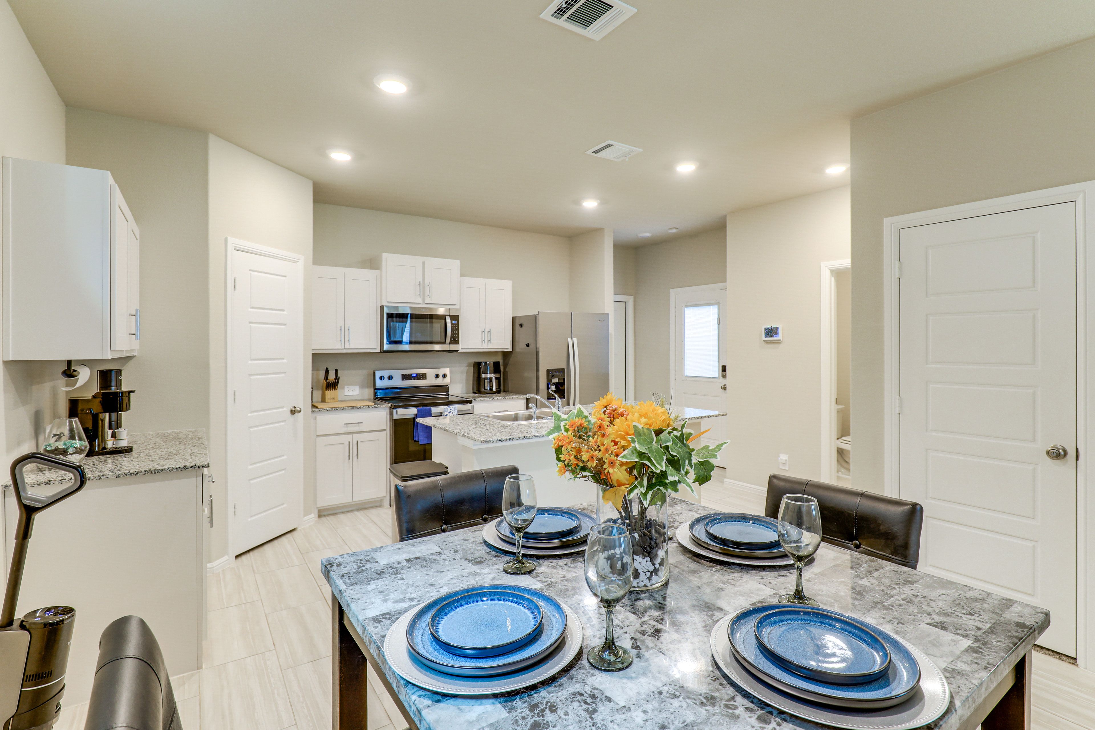 Dining Area | Dishes & Flatware Provided | 1st Floor