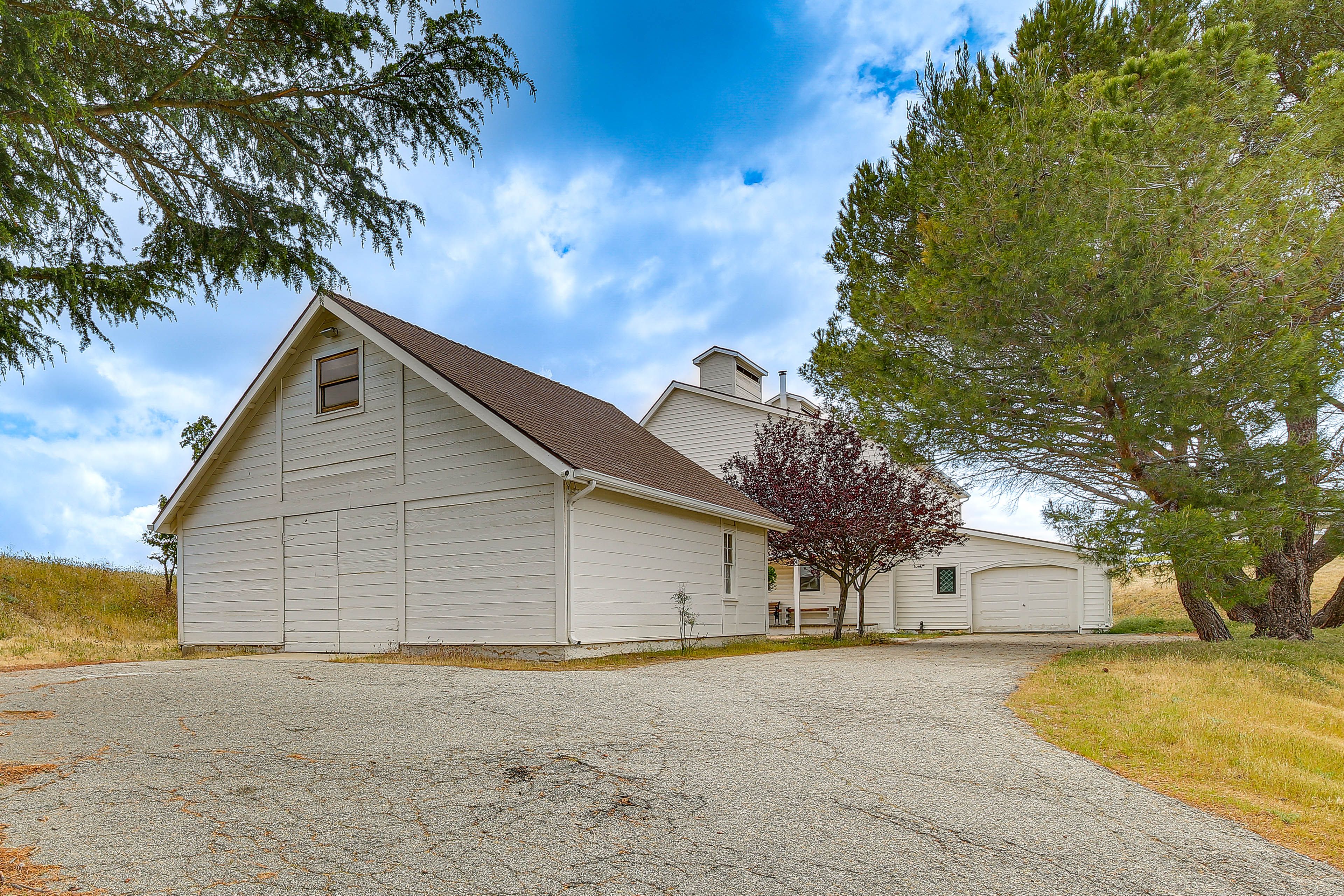 Parking | Steep Driveway (4 Vehicles) | RV Parking Available