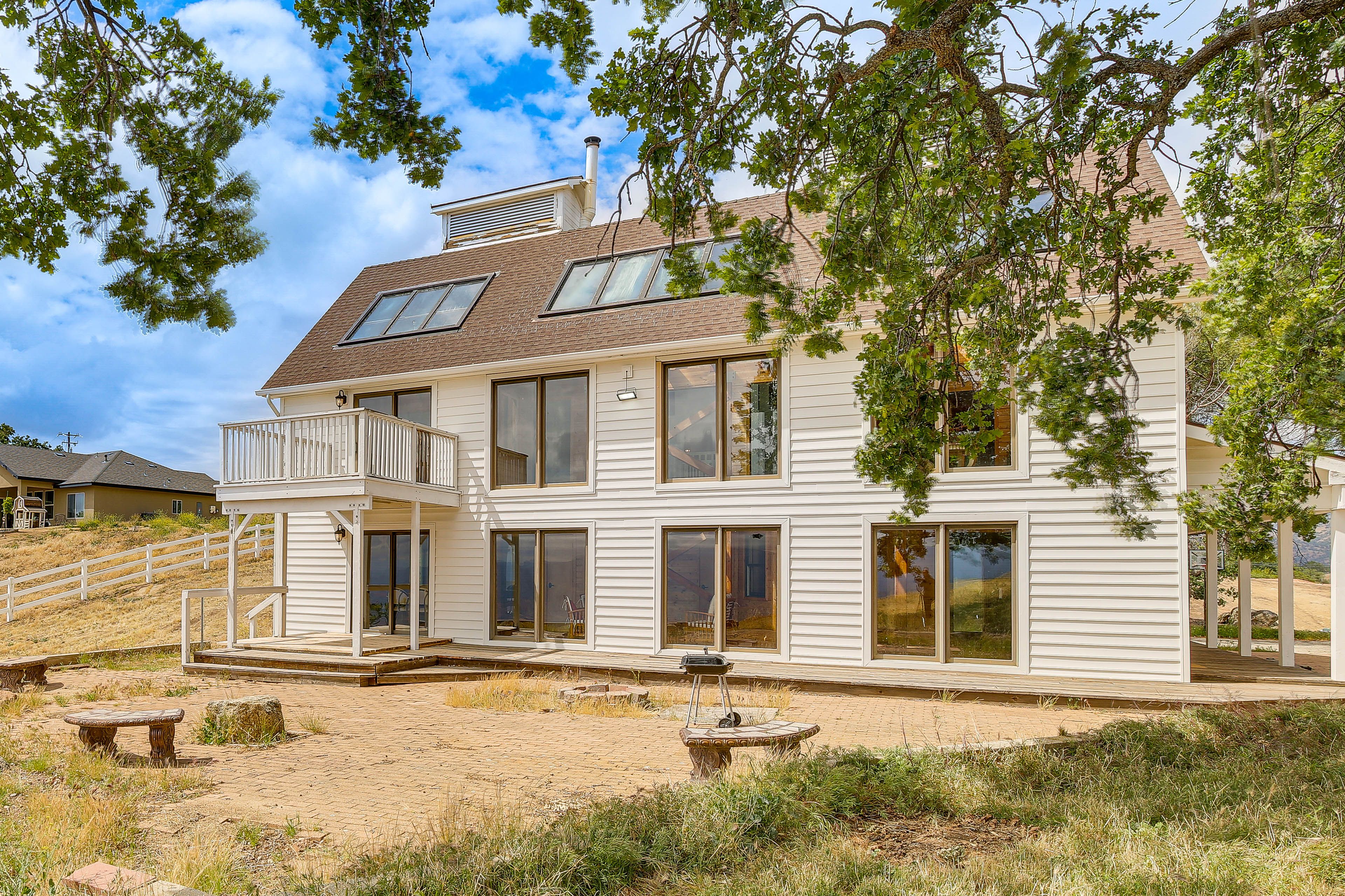 Tehachapi Vacation Rental | 3BR | 4BA | 3,022 Sq Ft