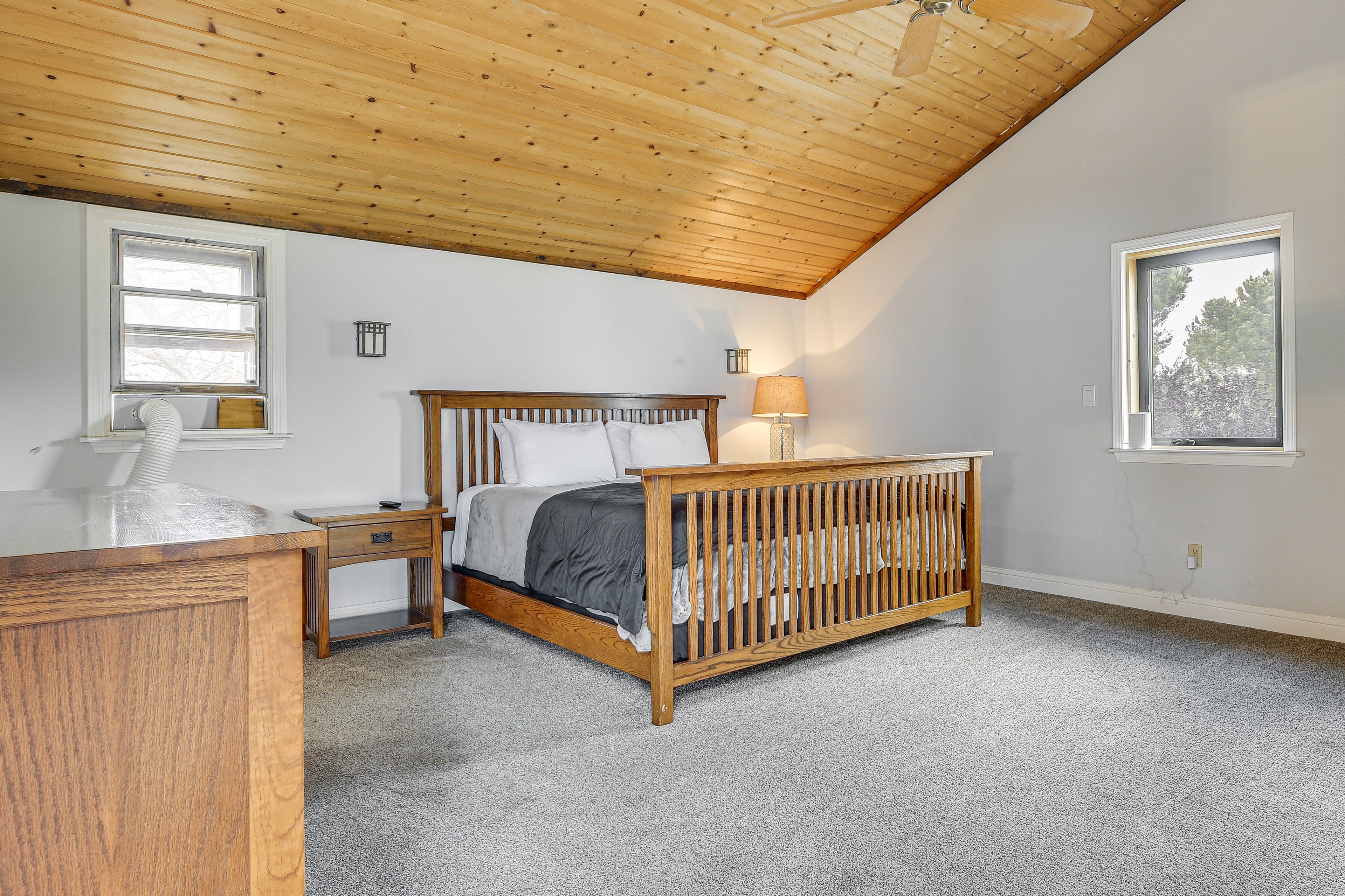 Bedroom 1 | King Bed | 2nd Floor